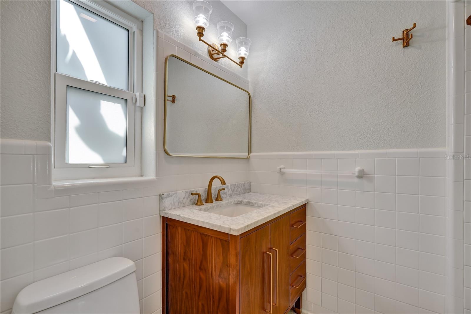 WEST SHADOW LAWN - Residential