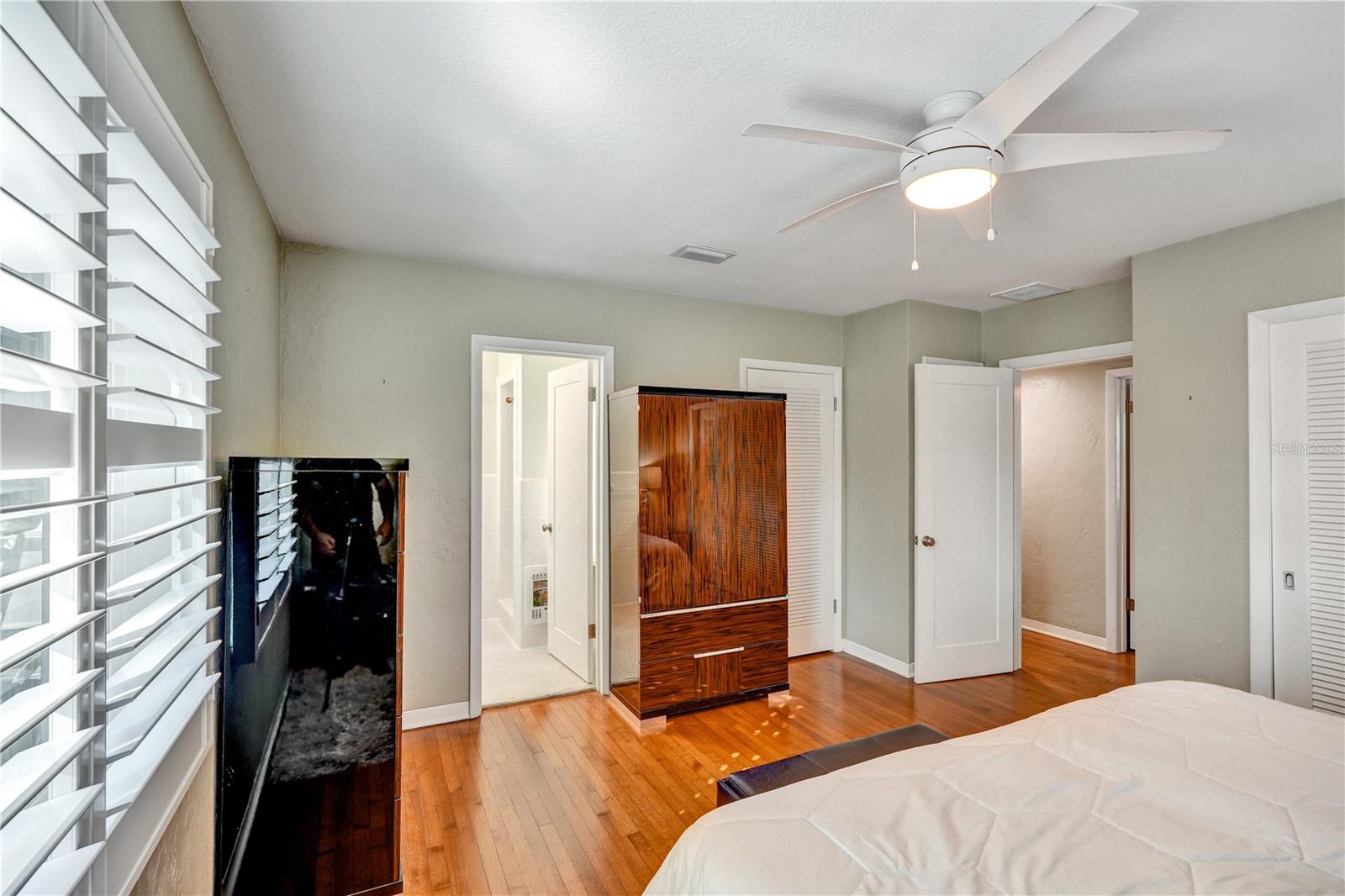 WEST SHADOW LAWN - Residential