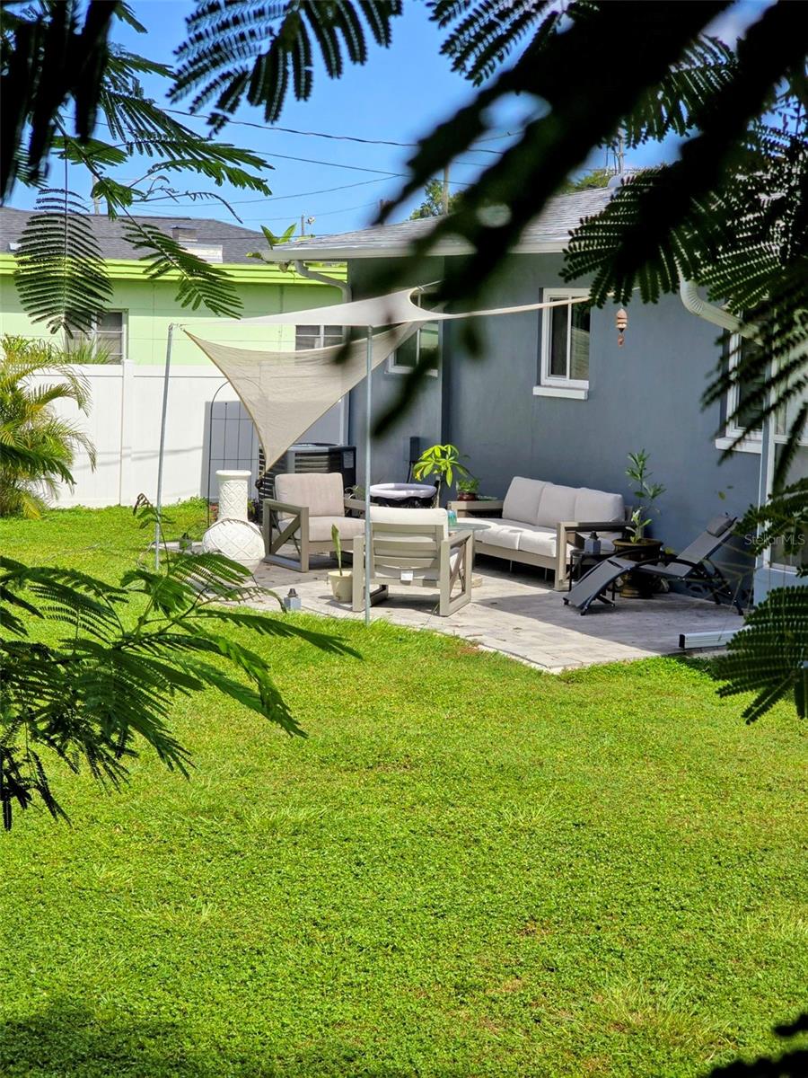 WEST SHADOW LAWN - Residential