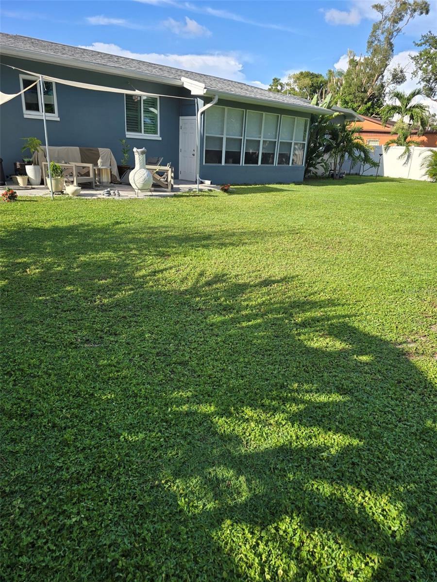 WEST SHADOW LAWN - Residential