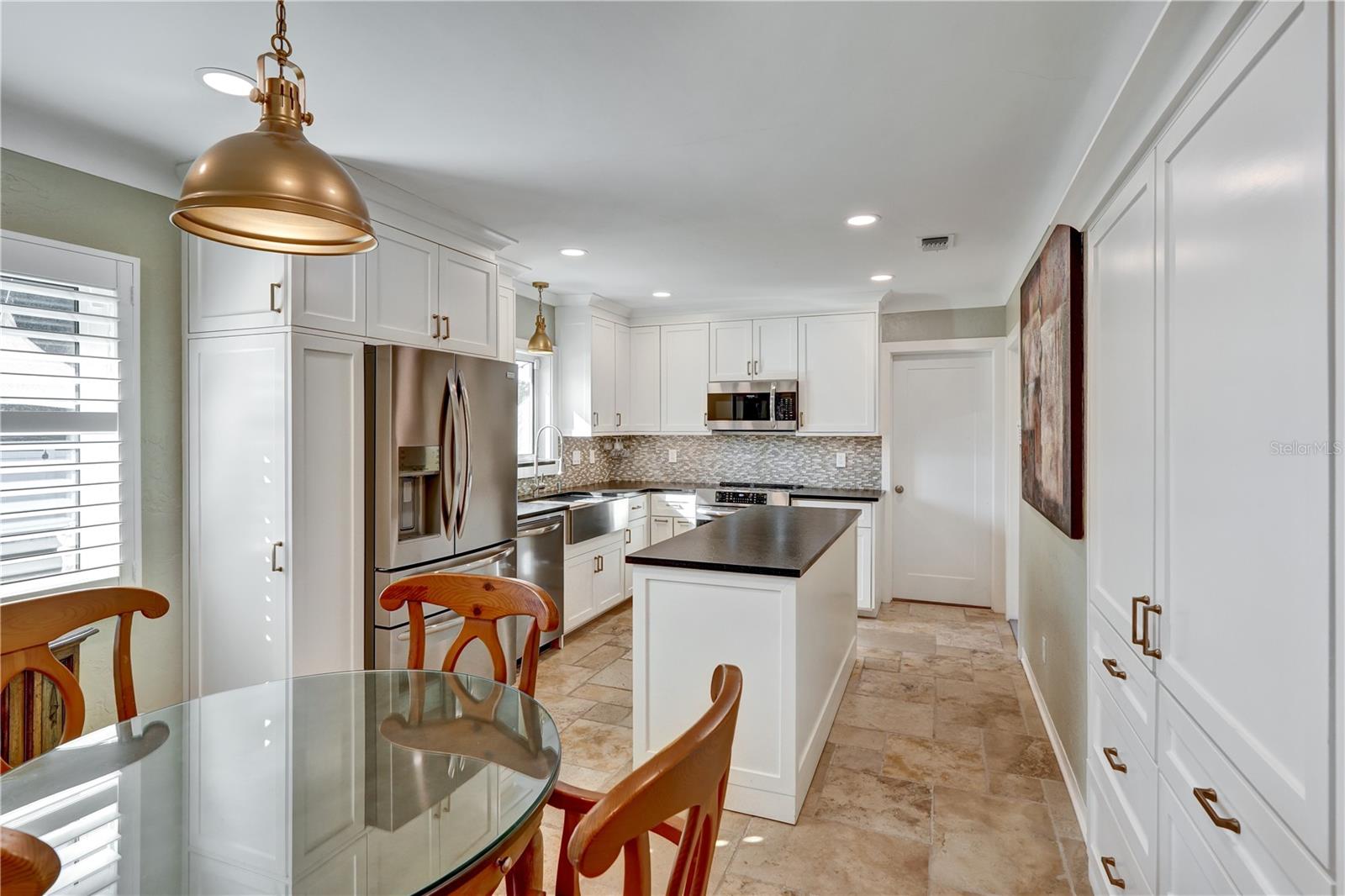 WEST SHADOW LAWN - Residential