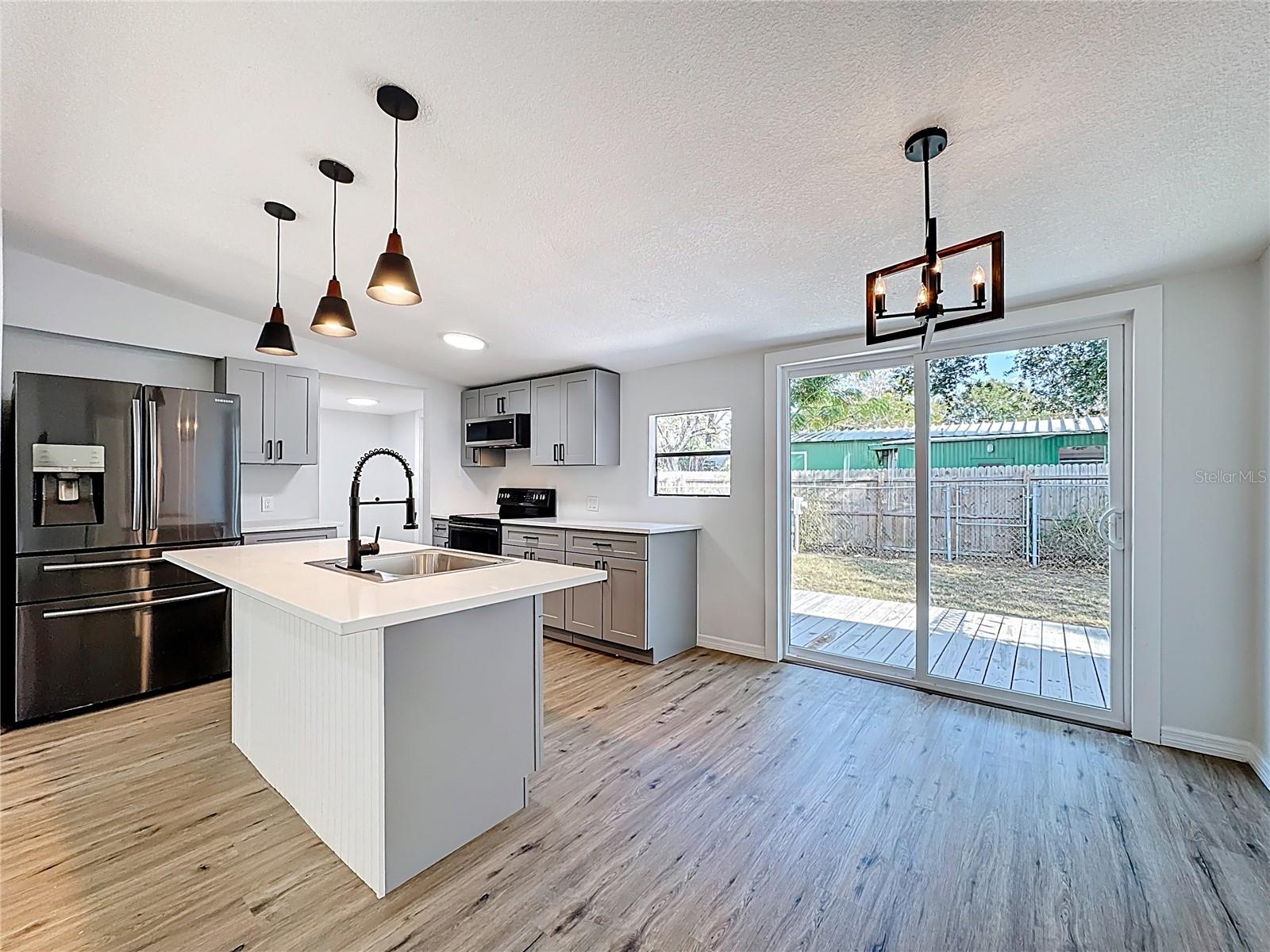 MONTVERDE HILLS - Residential