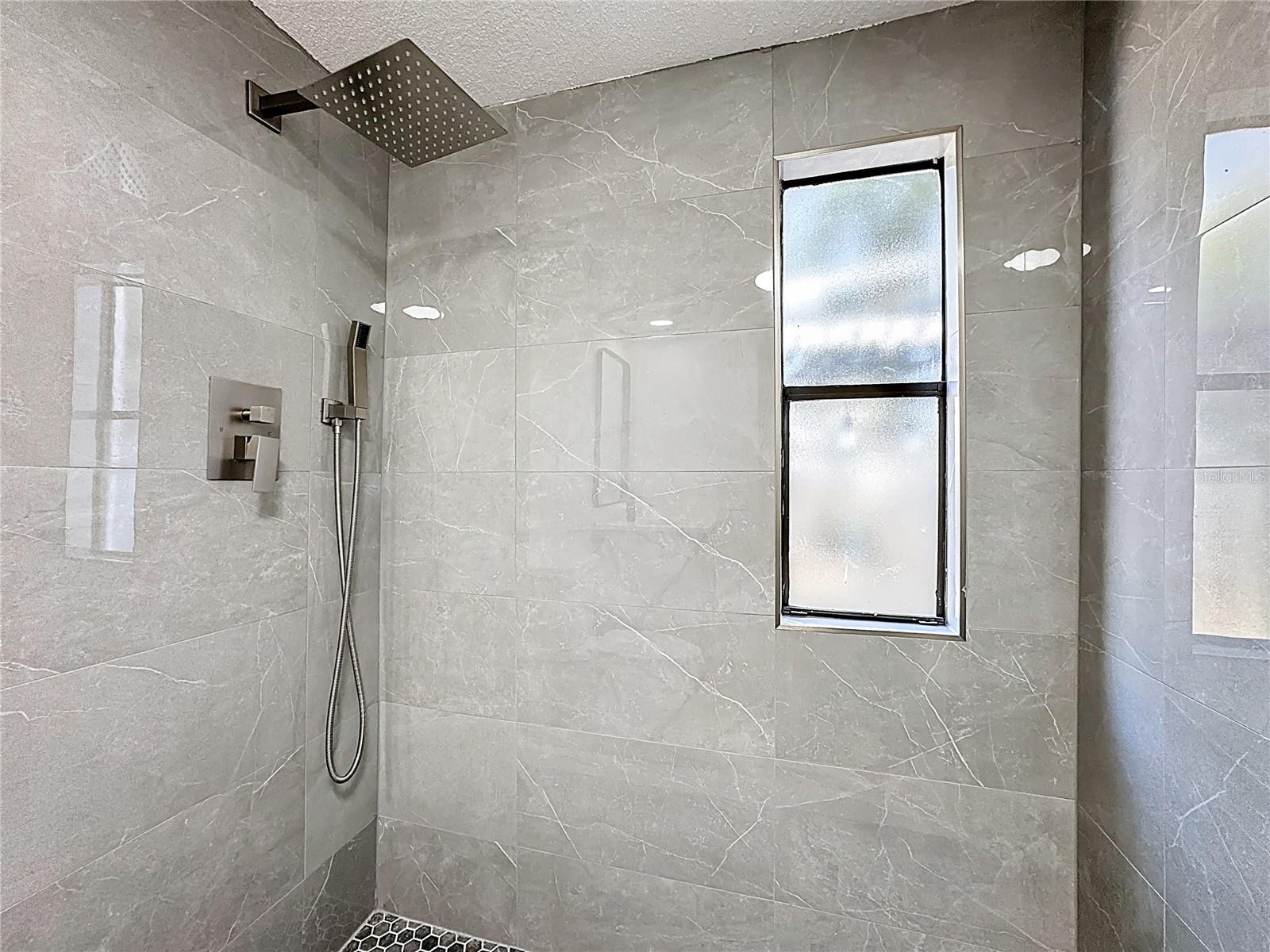 MONTVERDE HILLS - Residential