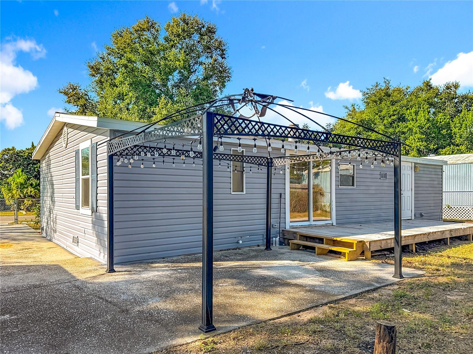 MONTVERDE HILLS - Residential