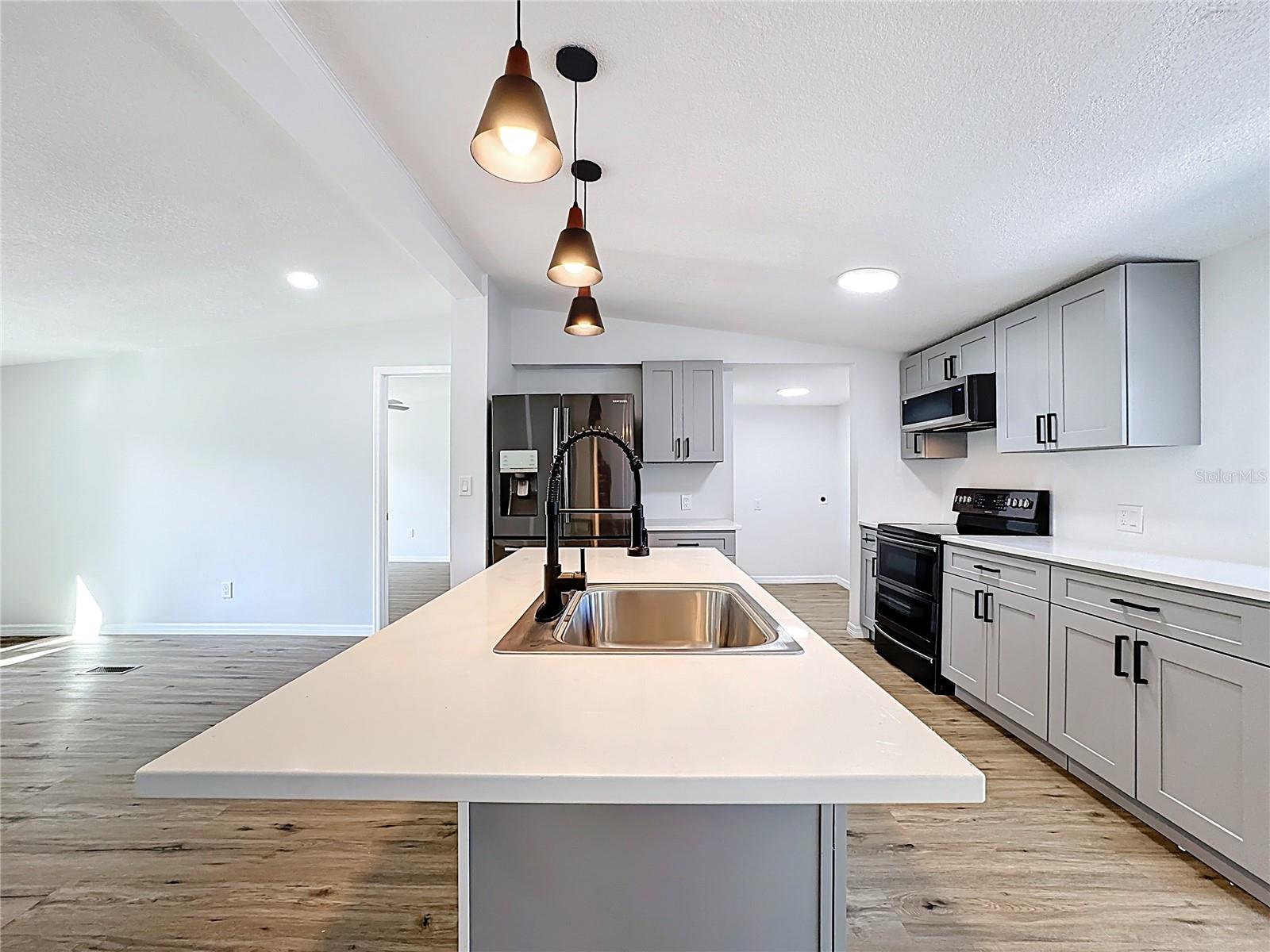 MONTVERDE HILLS - Residential