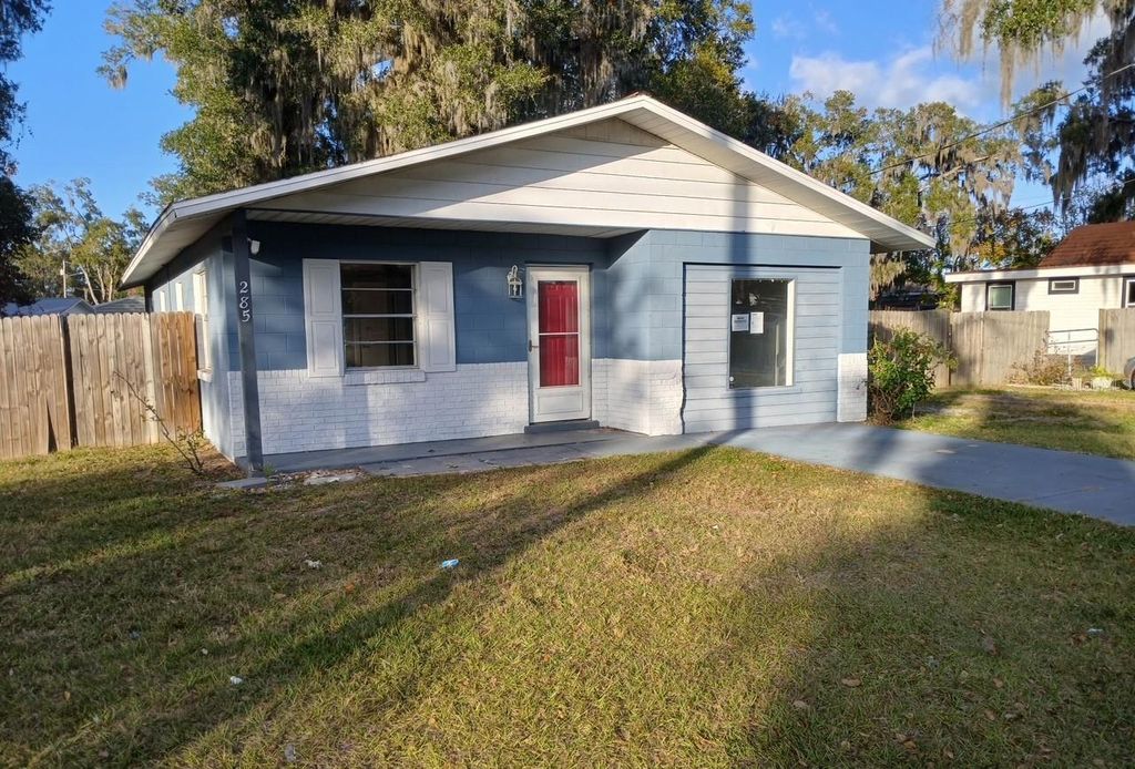 Photo of 285 E Lake Street, Umatilla, FL 32784 (MLS # O6369421)
