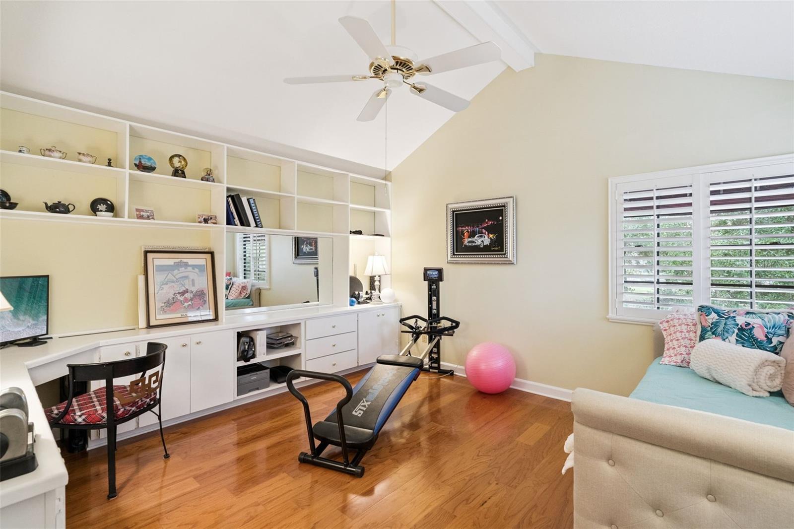 VILLA D ESTE AT SWEETWATER COUNTRY - Residential