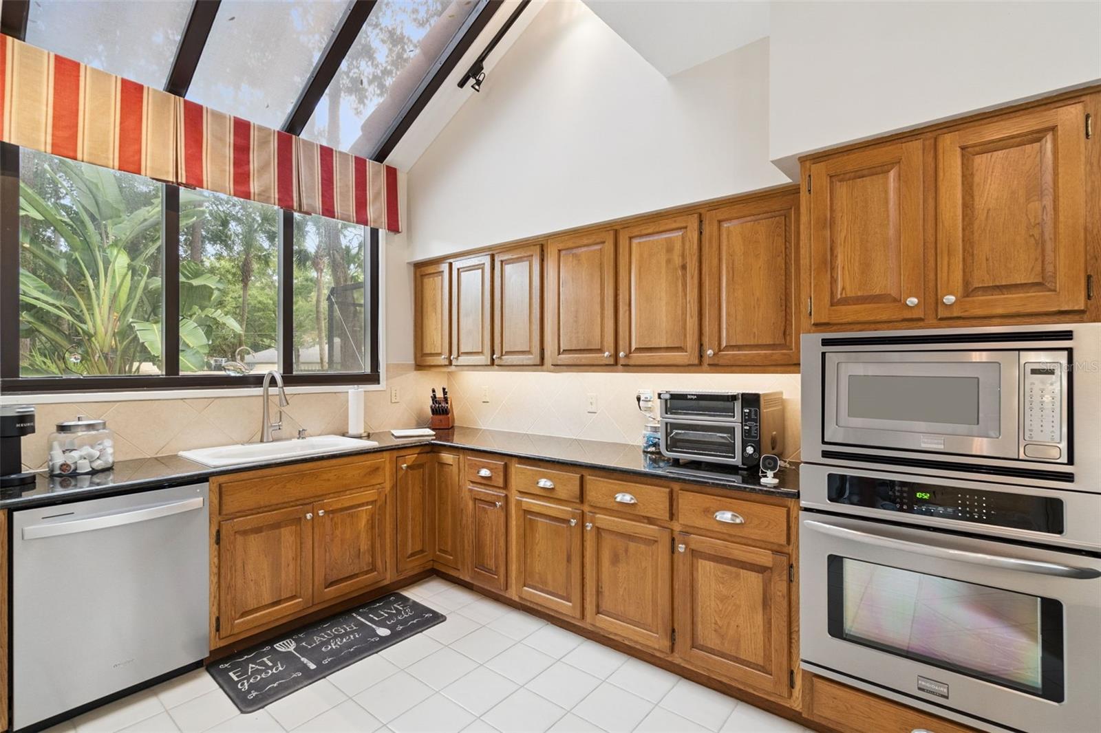 VILLA D ESTE AT SWEETWATER COUNTRY - Residential