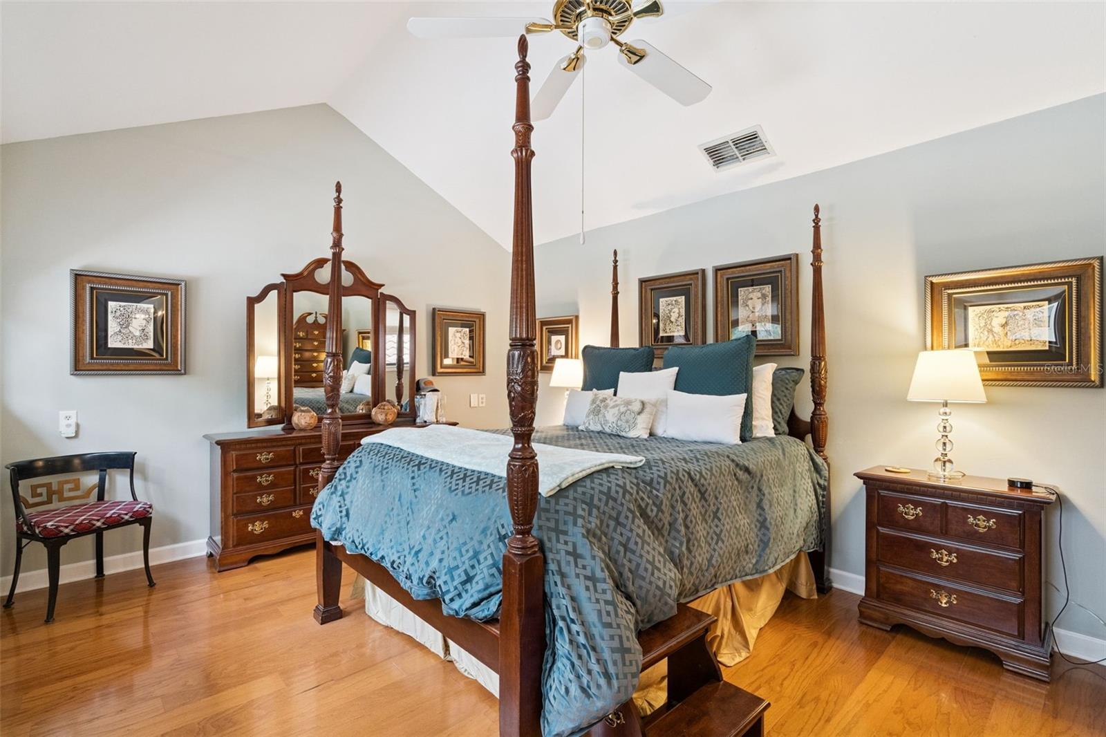 VILLA D ESTE AT SWEETWATER COUNTRY - Residential