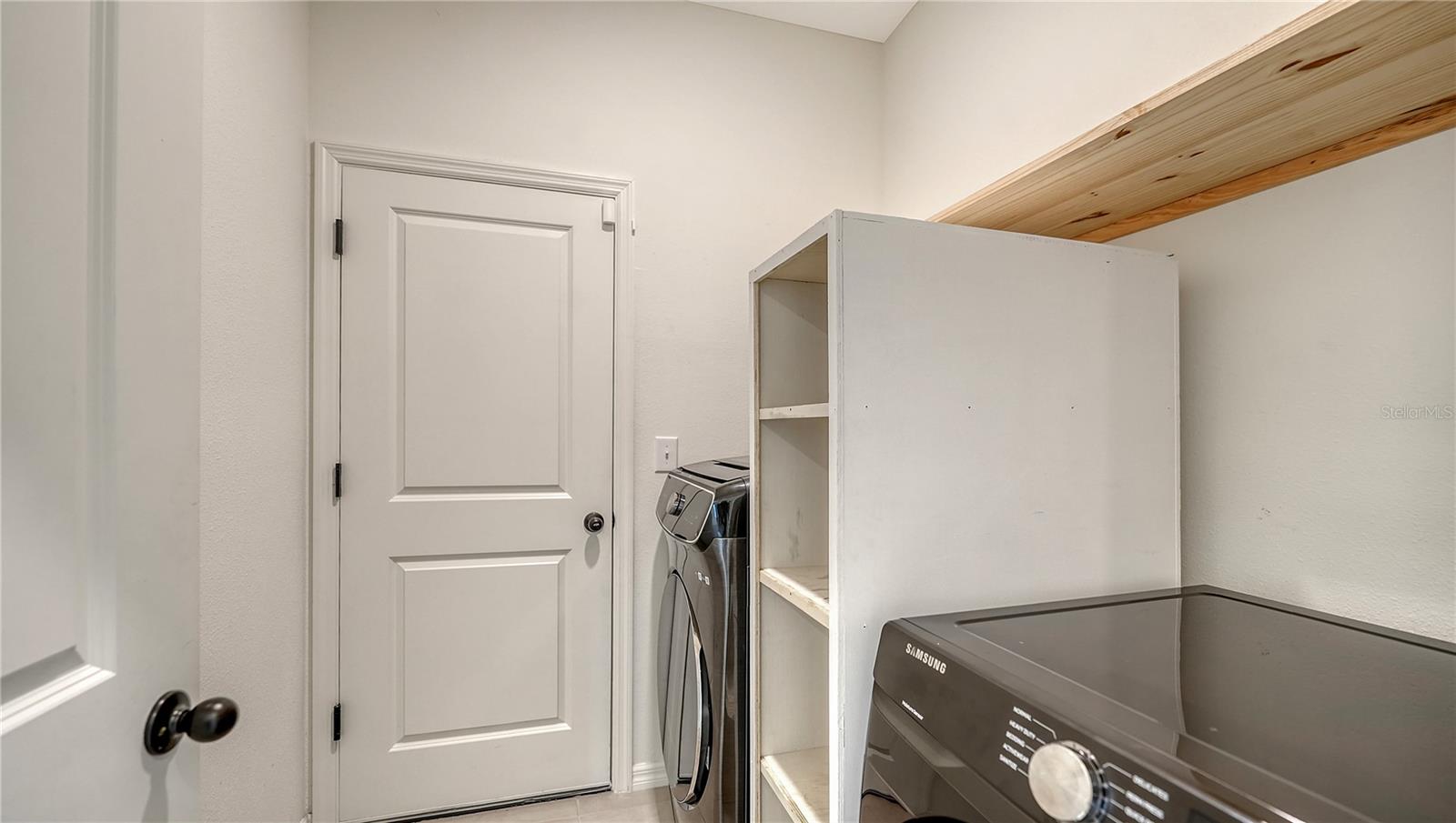 GRADY POINTE - Residential Lease