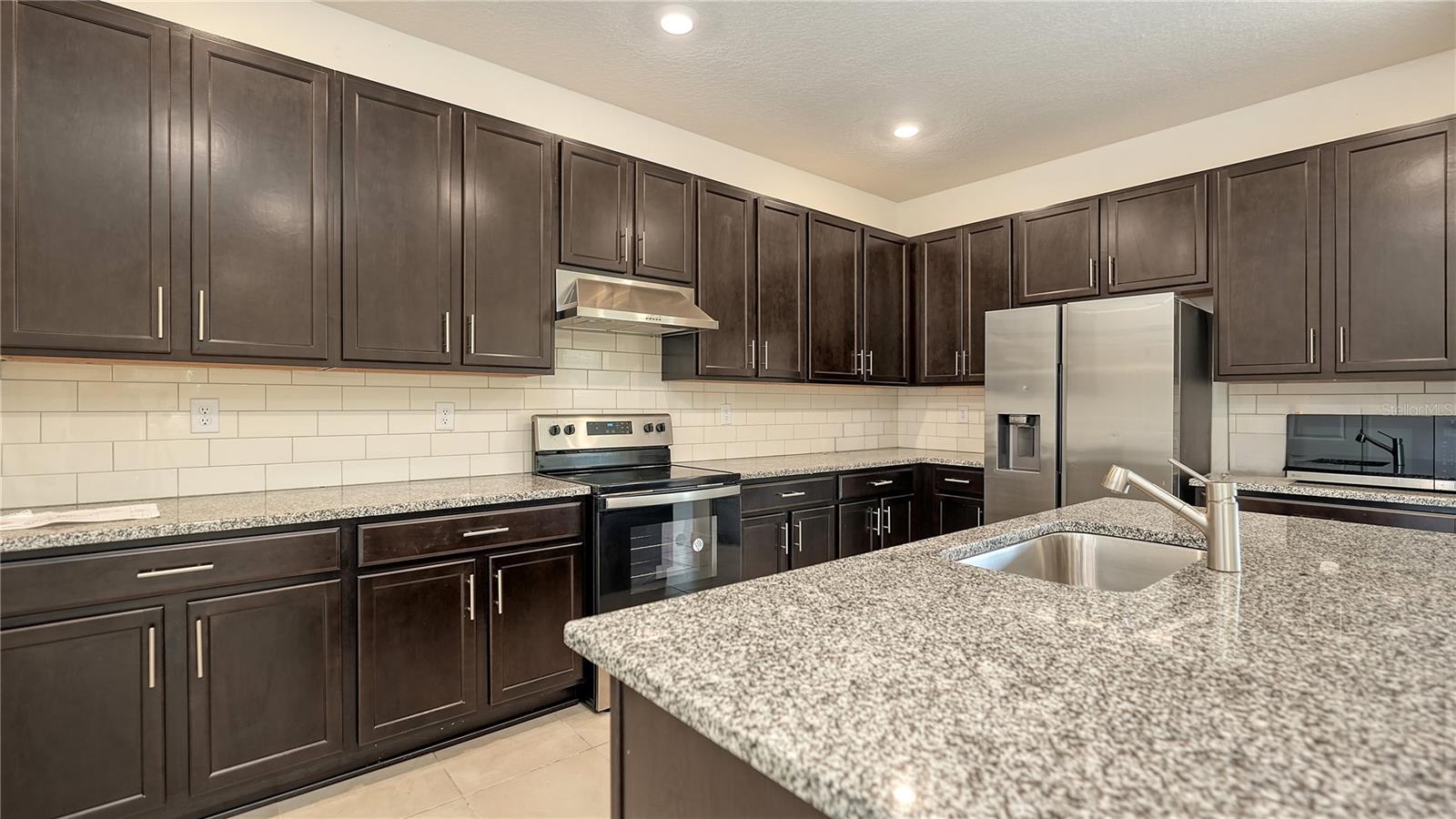 GRADY POINTE - Residential Lease