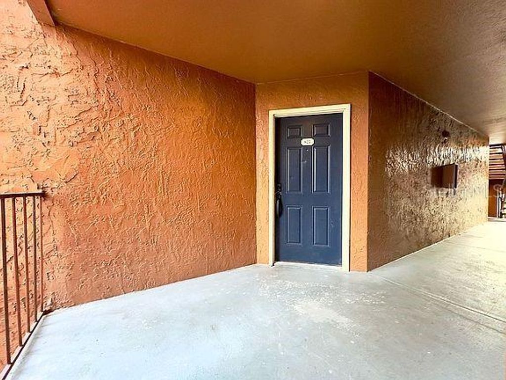 Photo of 5140 Conroy Road #27, Orlando, FL 32811 (MLS # O6388182)