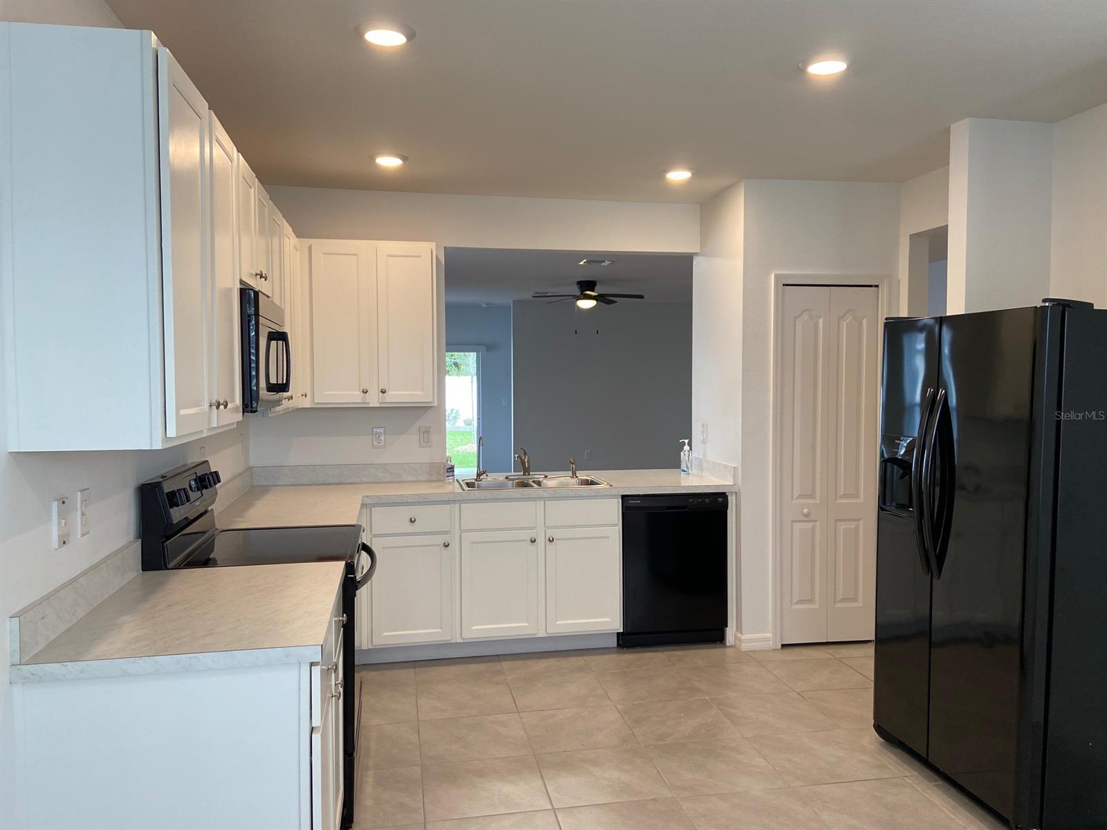 Coastal Woods Un B1 - Residential Lease