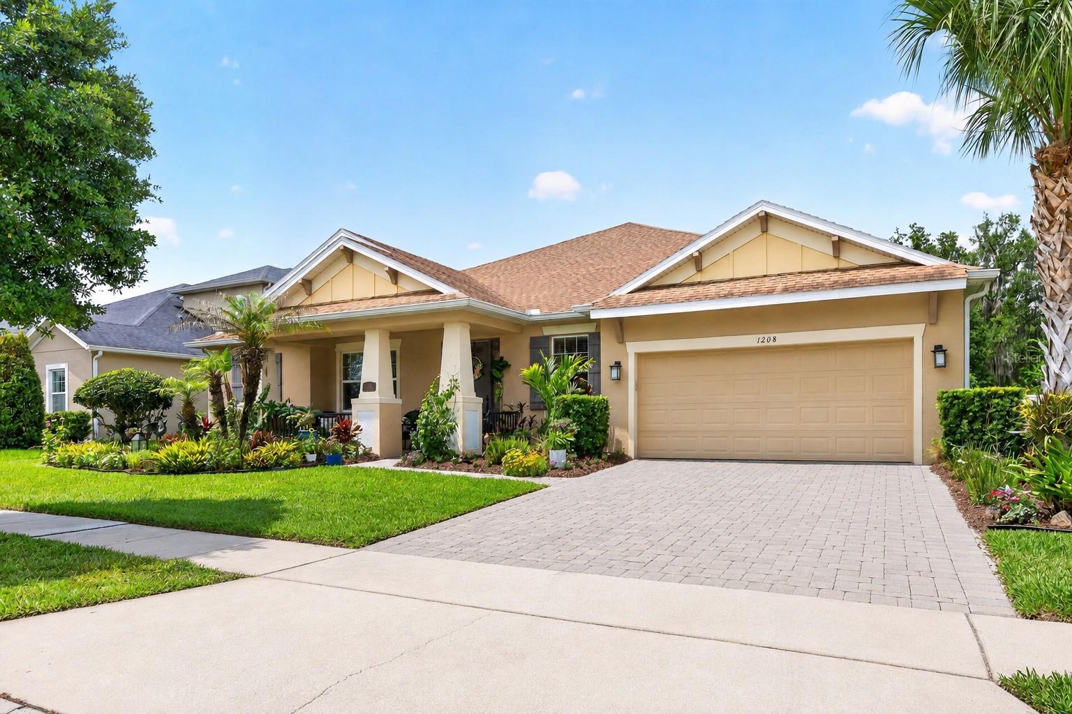 1208 FIELDSTONE CIRCLE