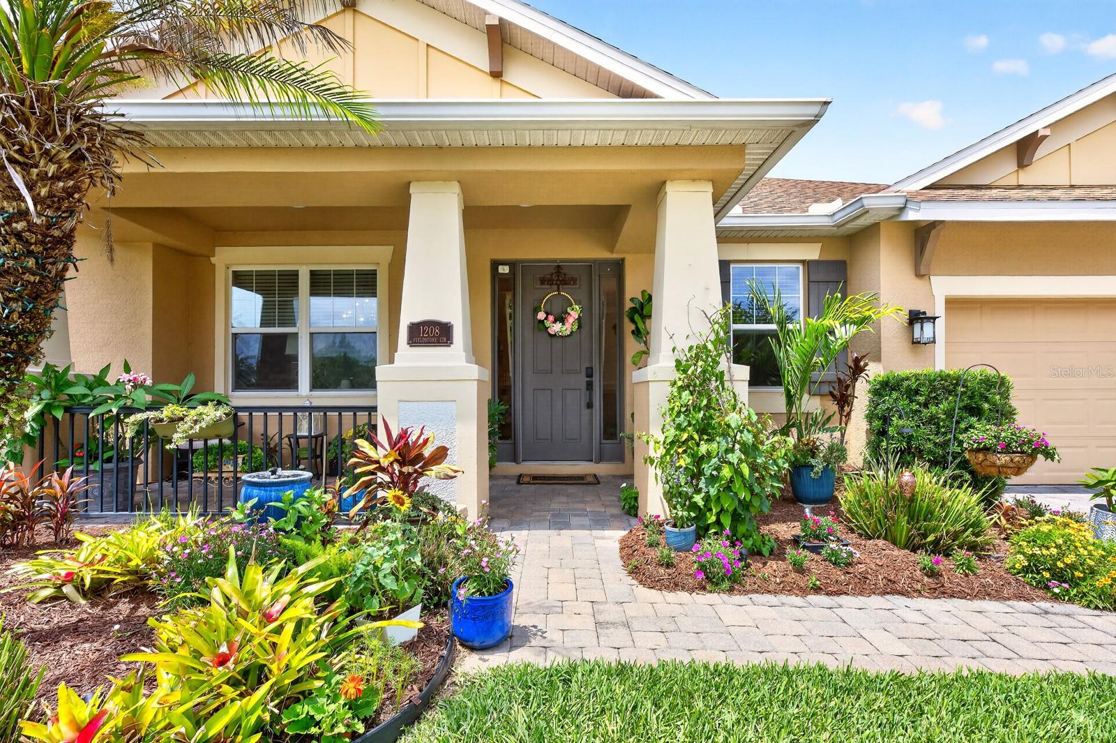 1208 FIELDSTONE CIRCLE