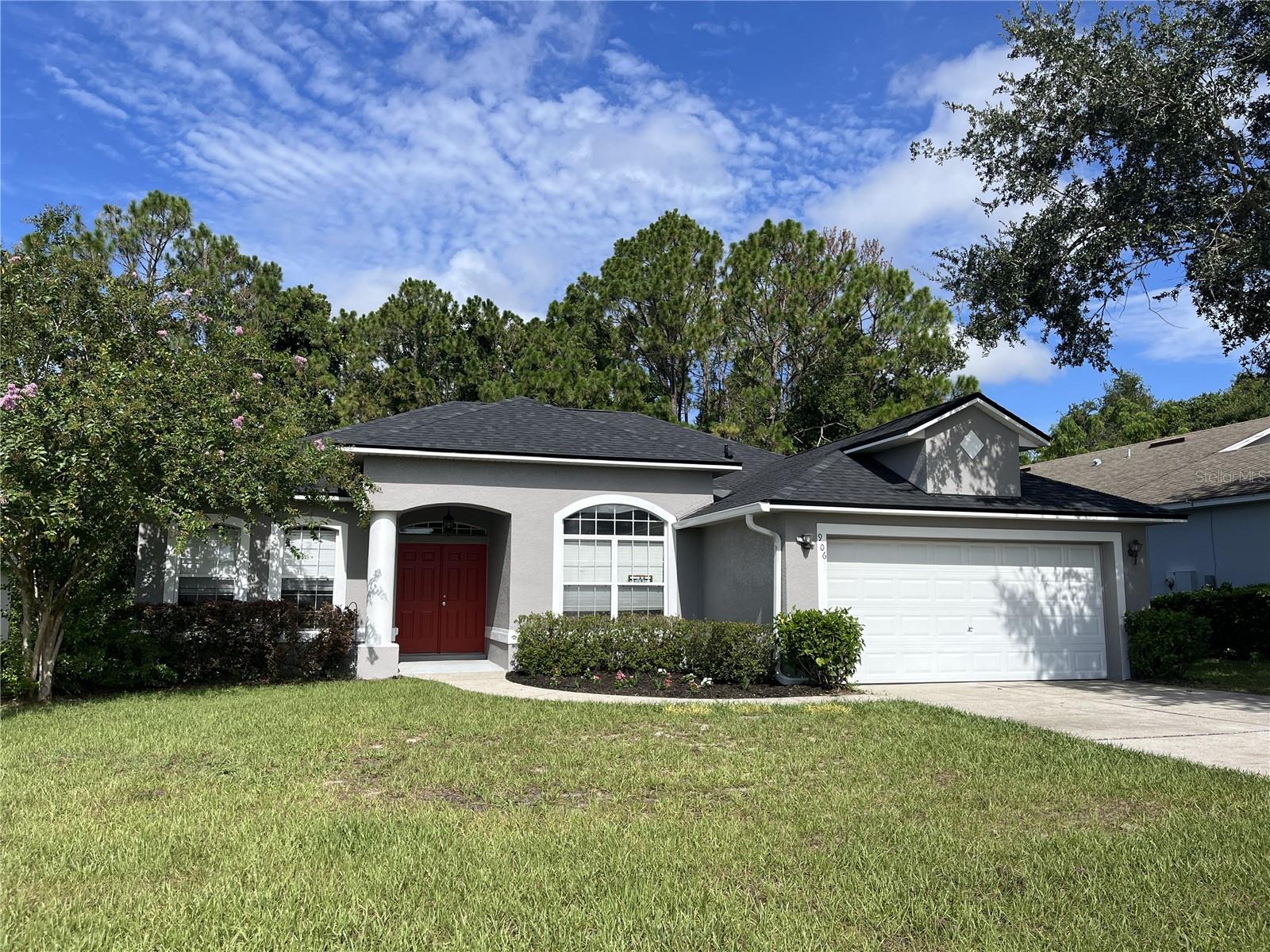HOUSE IS READY FOR YOU TO MOVE IN!! FRUITLAND PARK IS SOUTH OF THE VILLAGES. GREAT COMMUNITY CENTRALLY LOCATED. 3 BEDROOM, 2 BATH SPLIT PLAN. NEWLY PAINTED AND NEW LUXURY VINYL PLANKING IN LIVING, ENTRY, FORMAL DINING AND BEDROOMS. HOME ALSO HAS A BREAKFAST AREA. SCREENED PORCH. NEW REFRIG, STOVE AND DISHWASHER. MASTER BATH HAS DOUBLE SINK, TUB AND SEPARATE SHOWER. SCHEDULE YOUR APPOINTMENT TODAY.