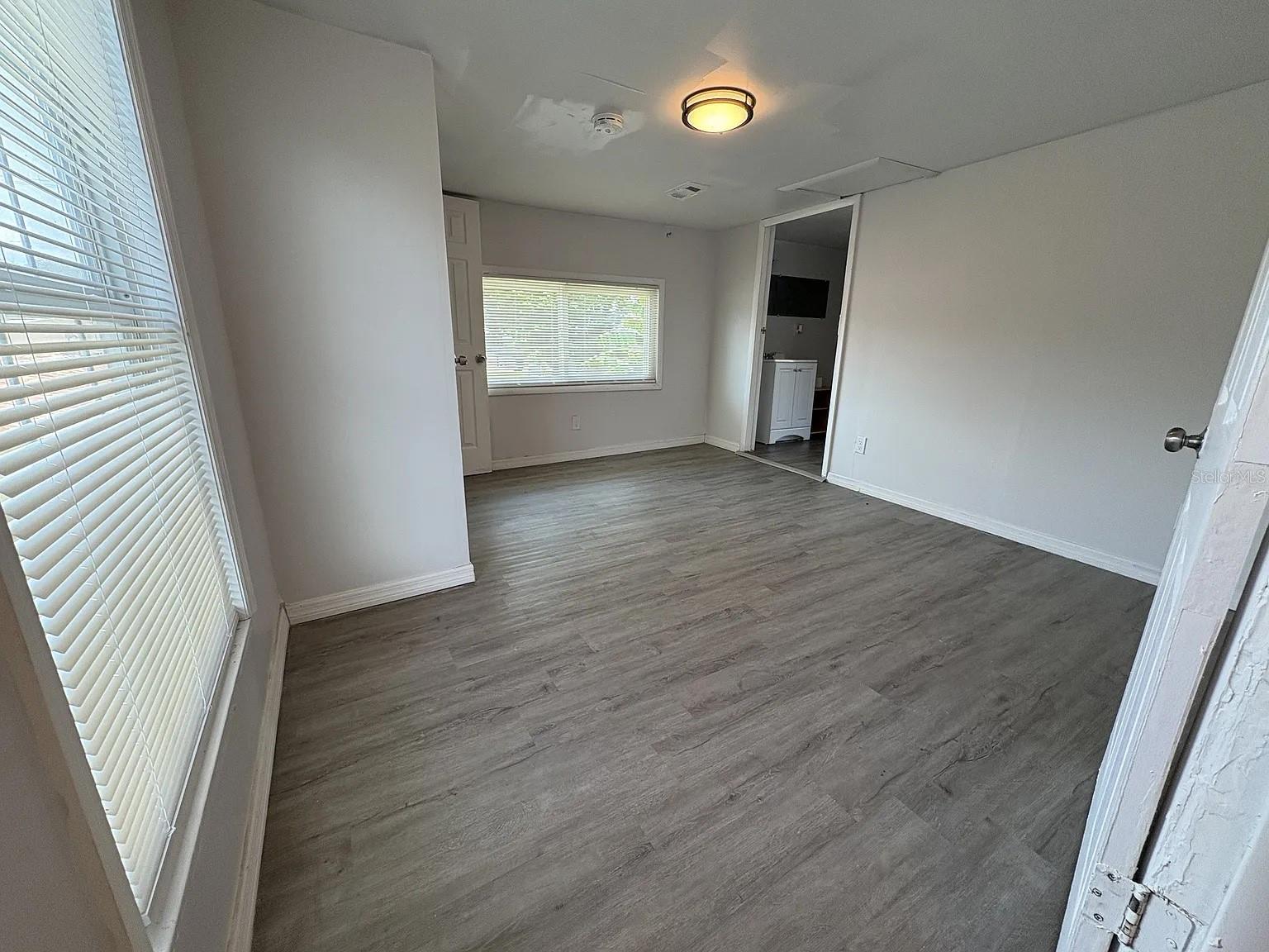 SUN RISE PARK - Residential Lease