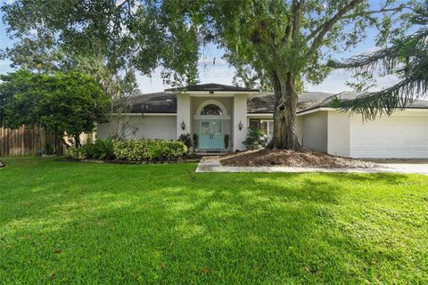 Photo of 1905 Horseshoe Drive, Plant City, FL 33566 (MLS # TB8435341)