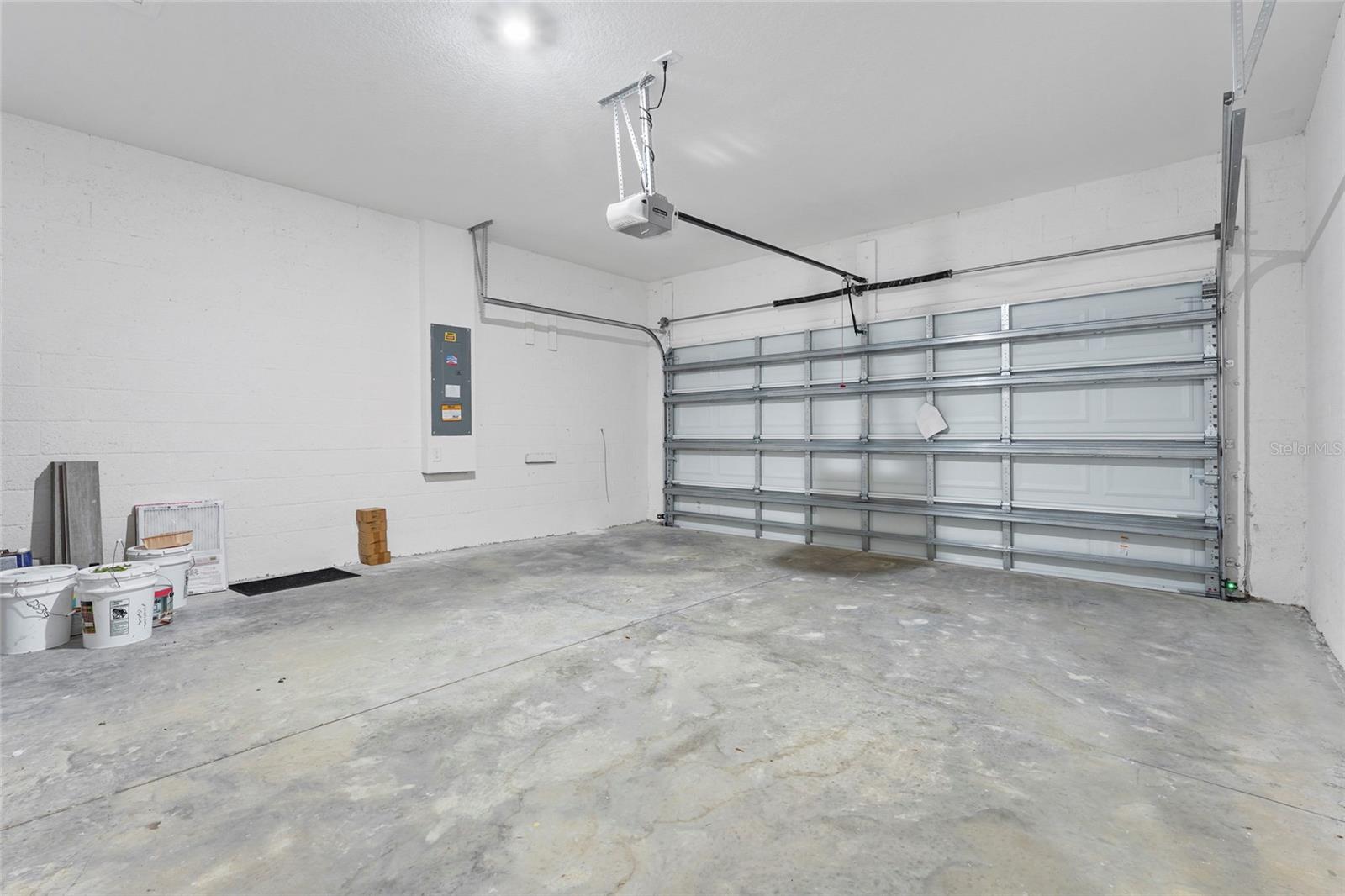 HAMMOCKS/WEST PORT PH 11 - Residential