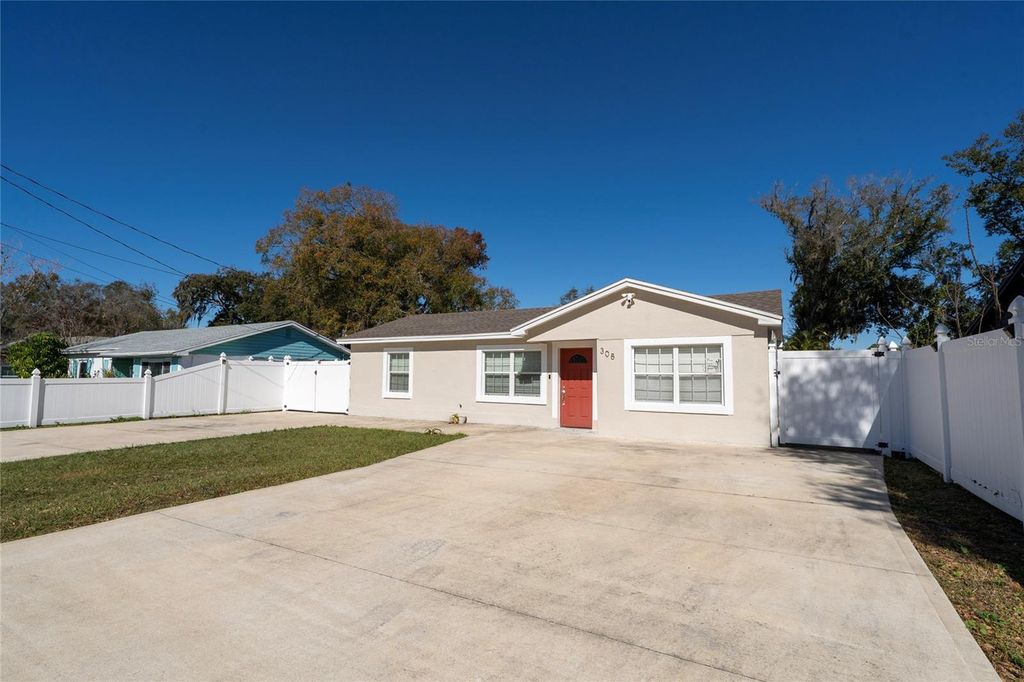 Photo of 308 Tarawa Street, Lakeland, FL 33805 (MLS # S5142702)