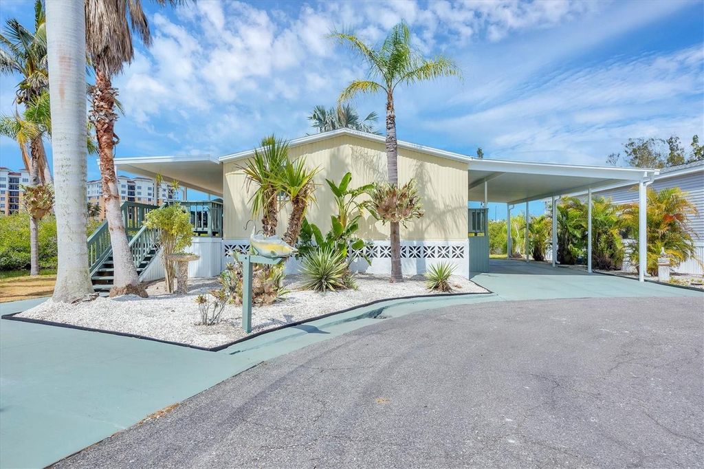 Photo of 408 Hatchett Creek Road, Venice, FL 34285 (MLS # N6138602)
