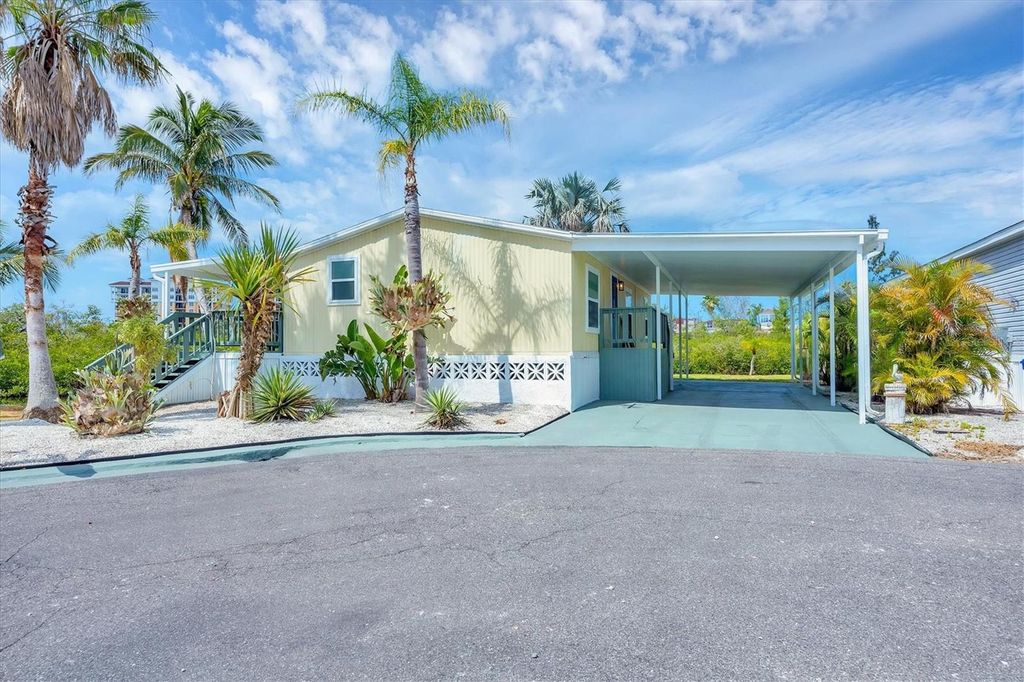 Photo of 408 Hatchett Creek Road, Venice, FL 34285 (MLS # N6138602)