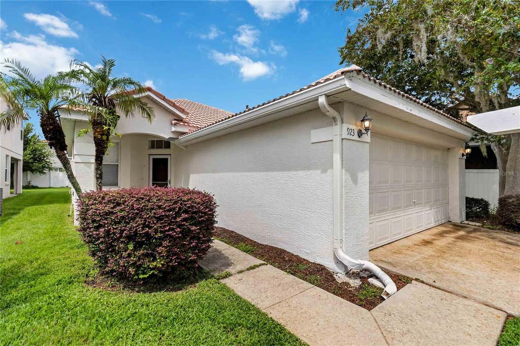 Photo of 923 Torrey Pine Drive, Winter Springs, FL 32708 (MLS # O6431747)