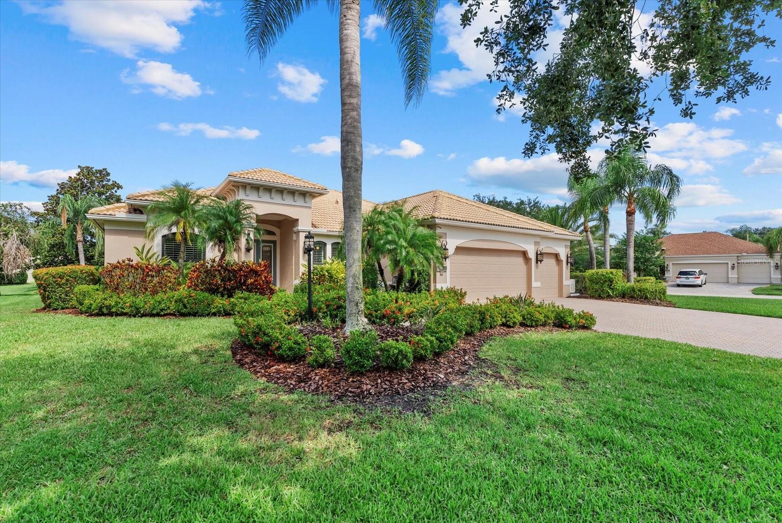 6528 COOPERS HAWK COURT