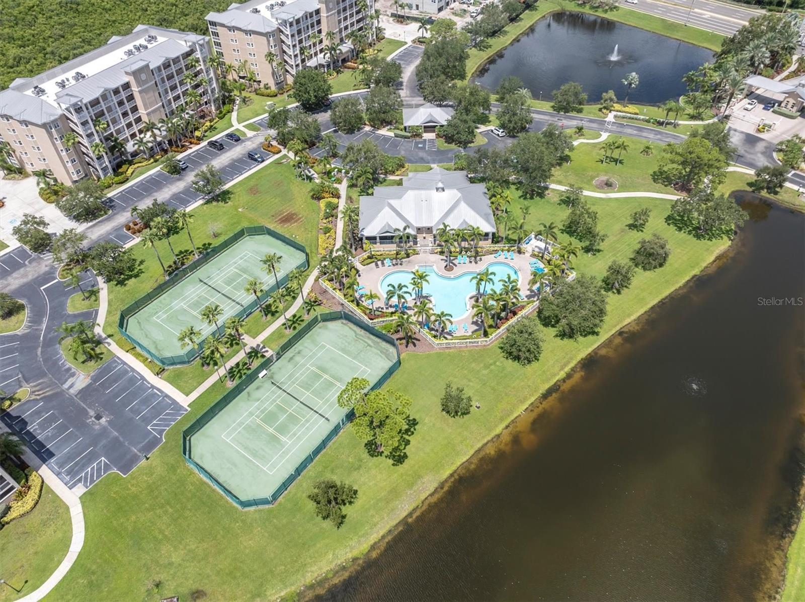 SEMINOLE ISLE CONDO - Residential