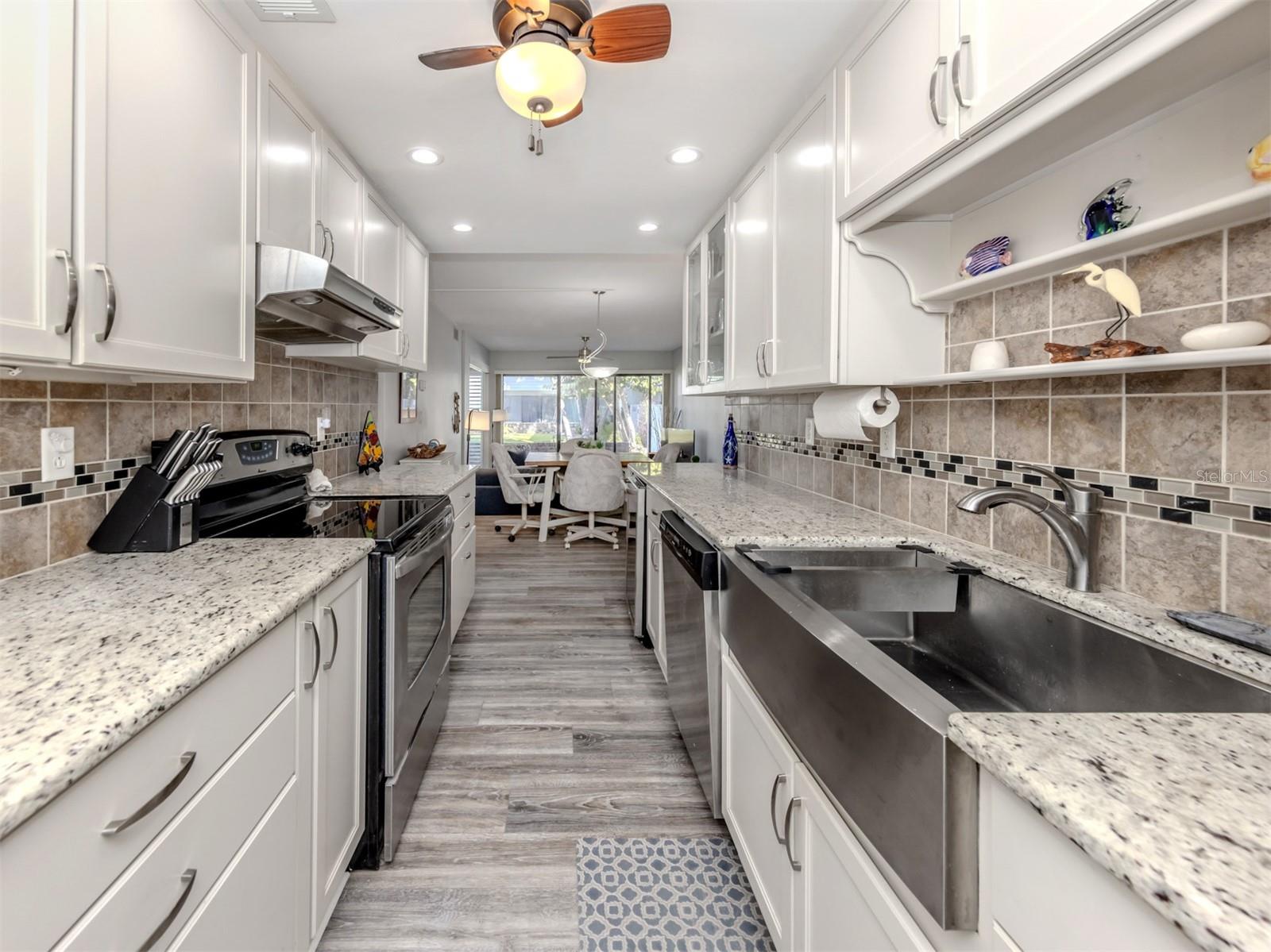 BAHIA VISTA GULF - Residential