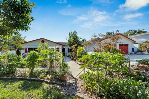 A home in LAKELAND