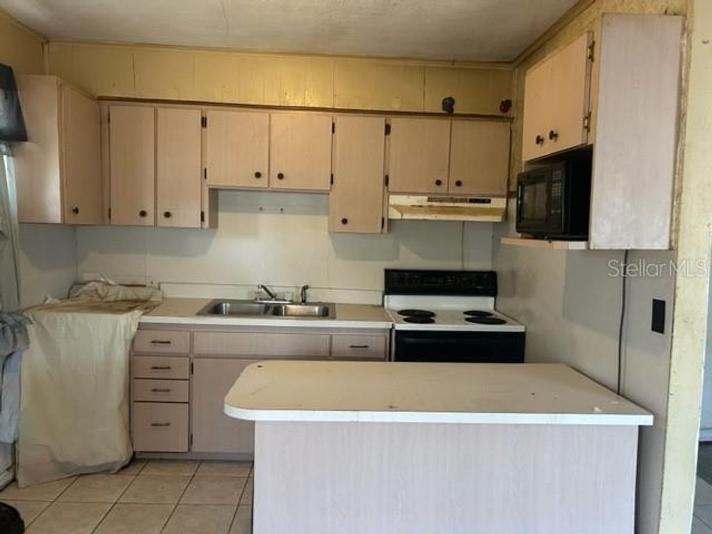 Photo of 1204 W Alsobrook Street, Plant City, FL 33563 (MLS # TB8383952)