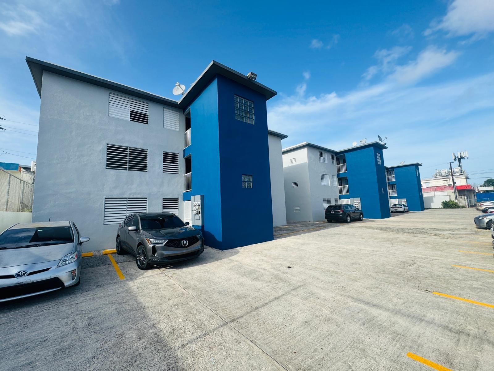 EL COMANDANTE APARTMENTS - Residential