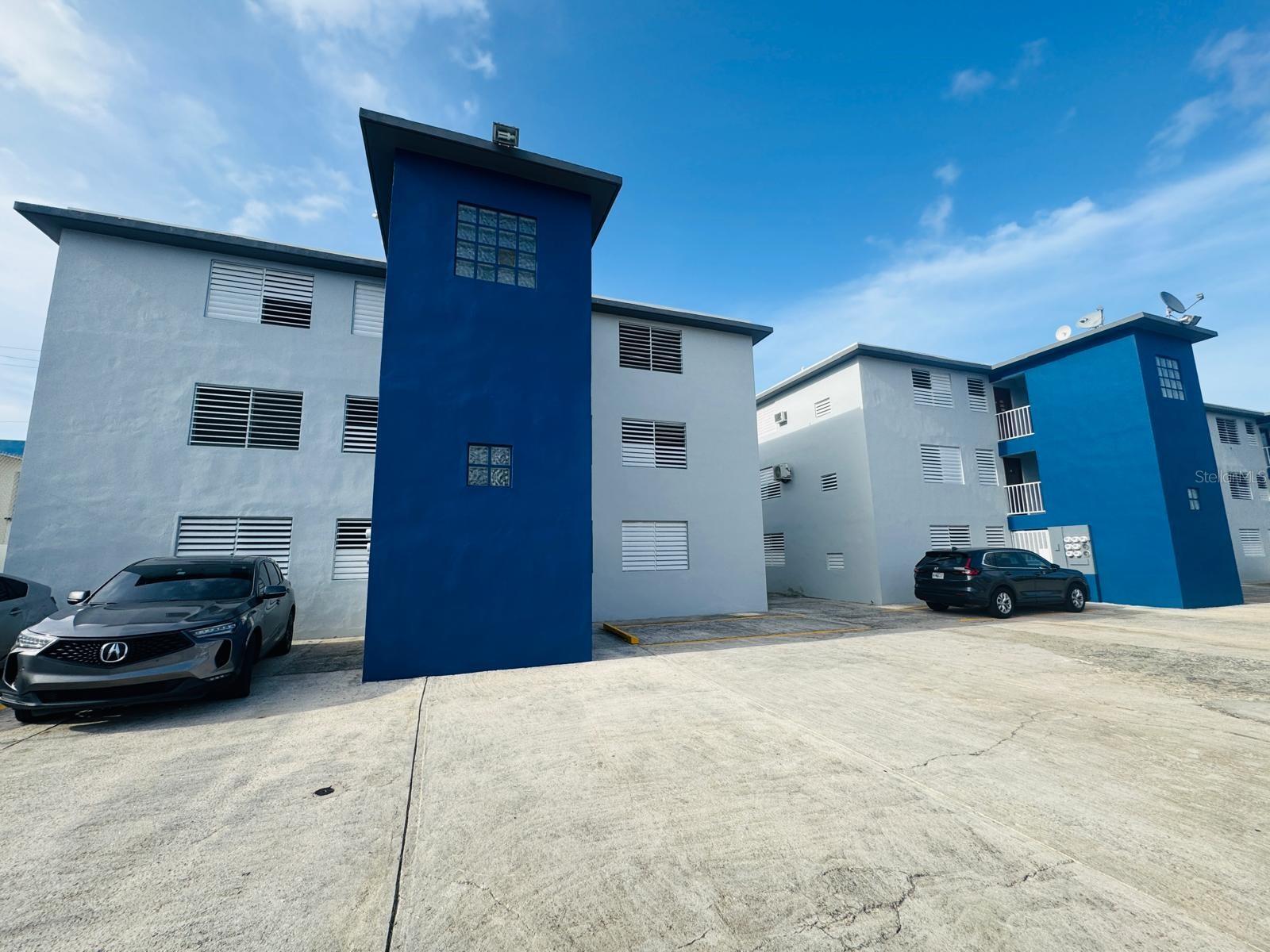 EL COMANDANTE APARTMENTS - Residential