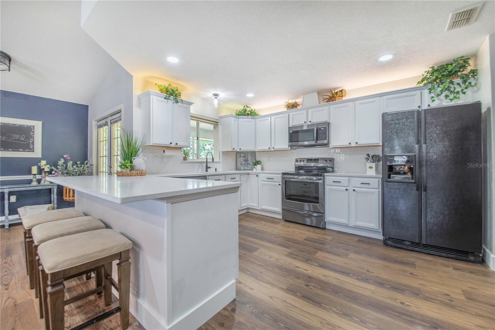 23 OAKWOOD RD