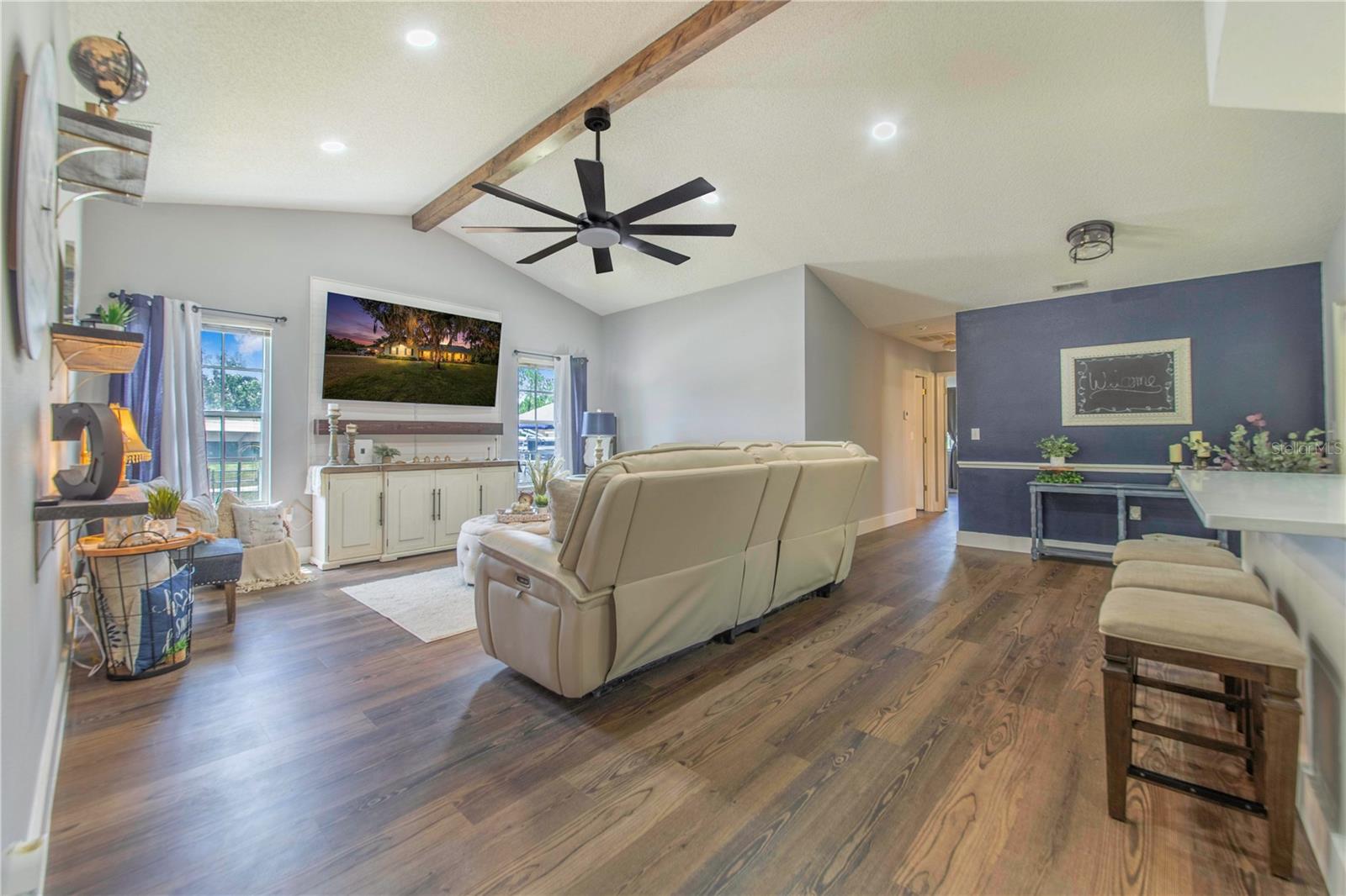 23 OAKWOOD RD
