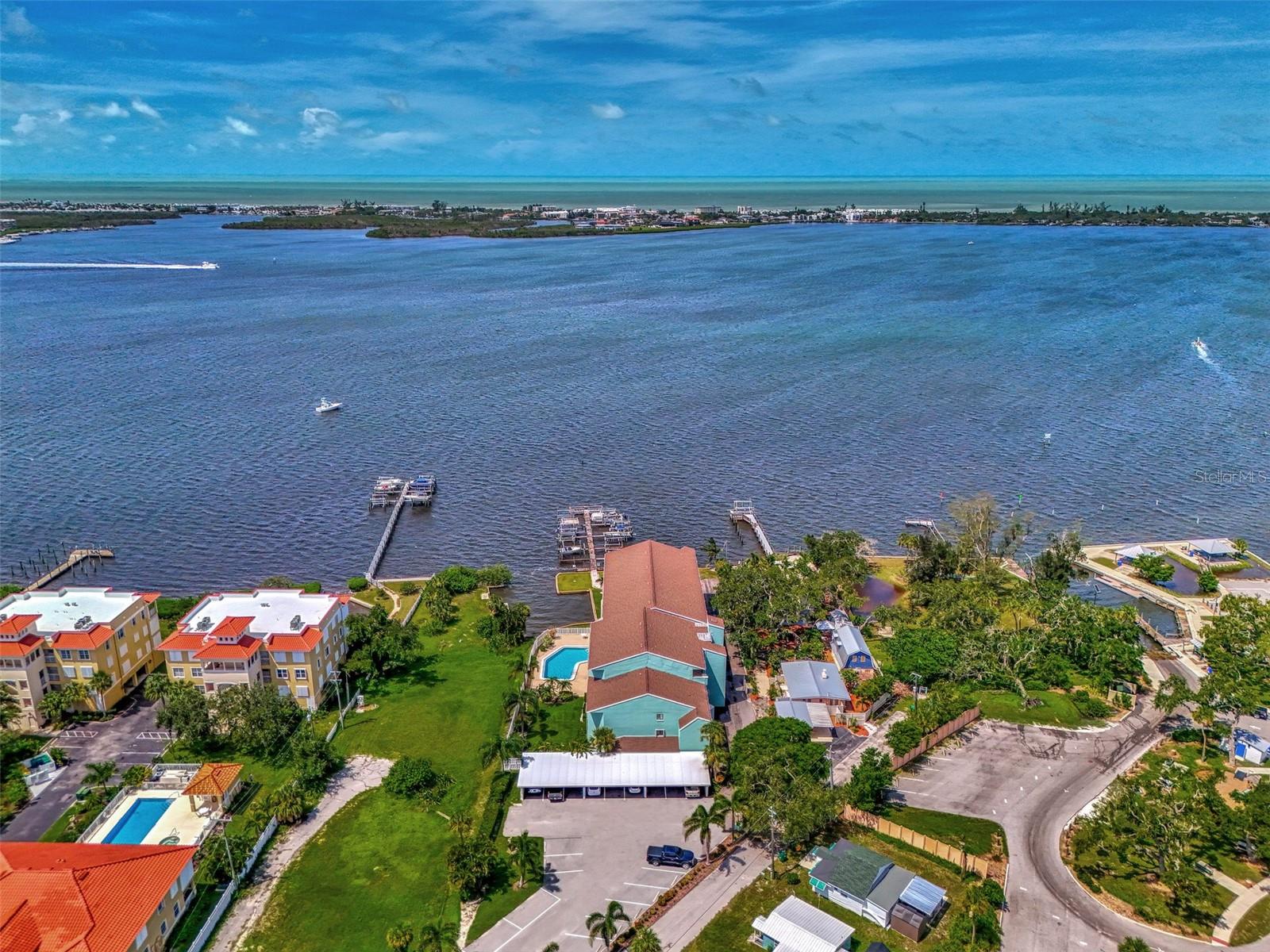 53 W BAY HEIGHTS ROAD 205