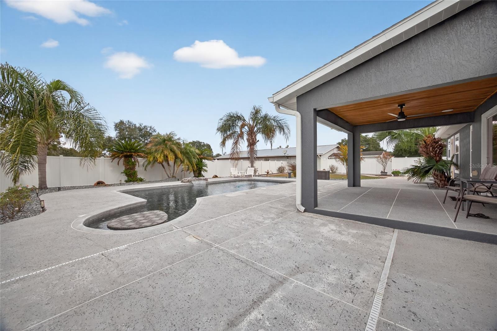 FOXBOROUGH FARMS - Residential