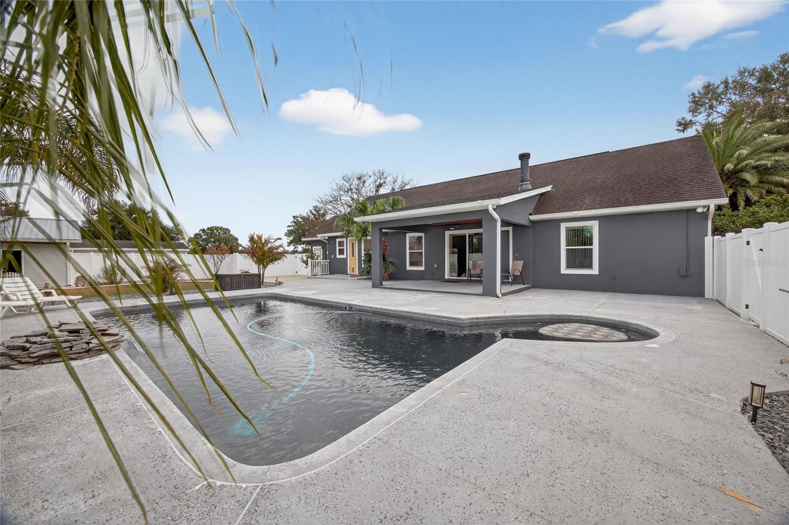 FOXBOROUGH FARMS - Residential