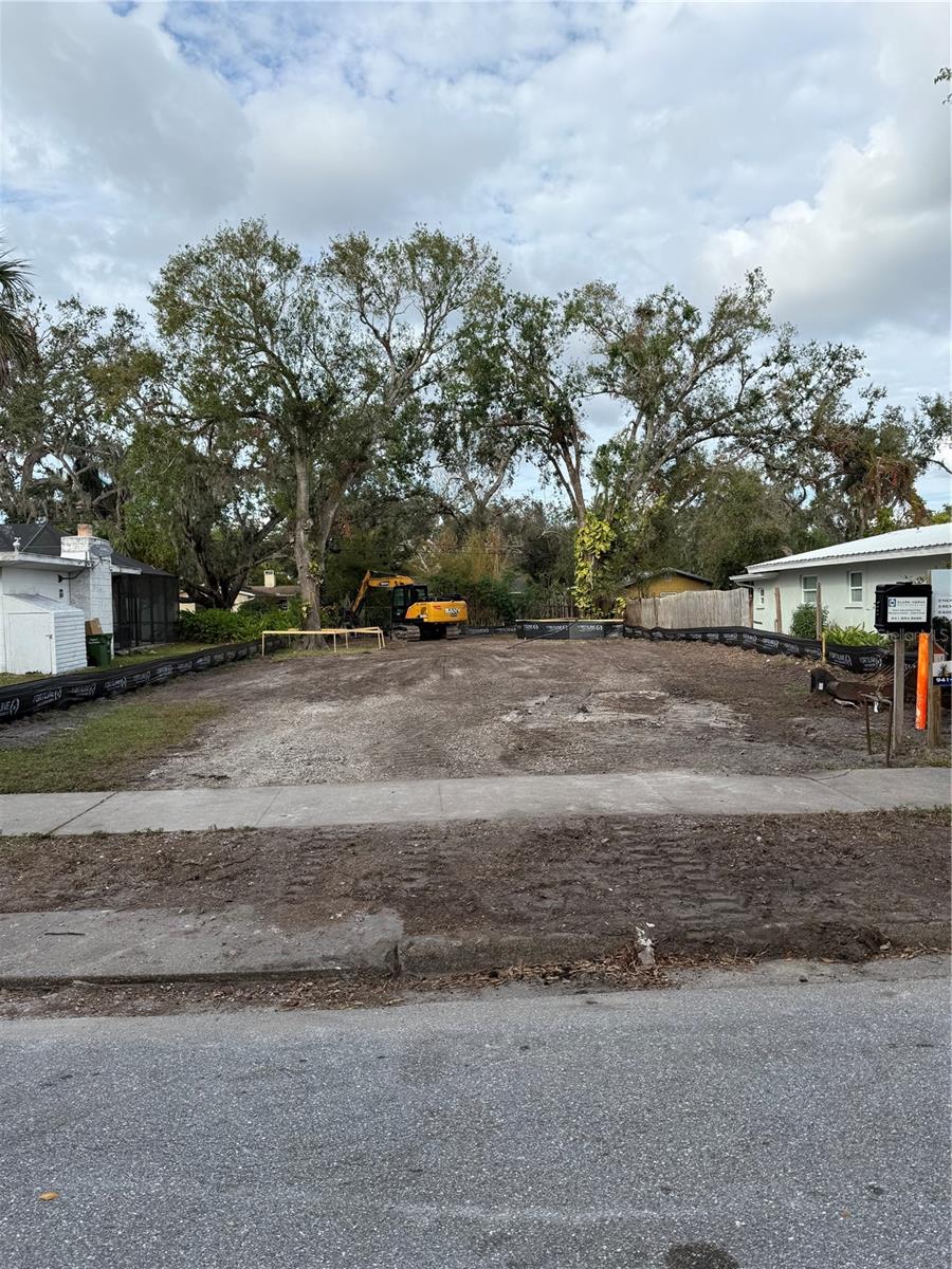 BATTLE AND TURNER - Land