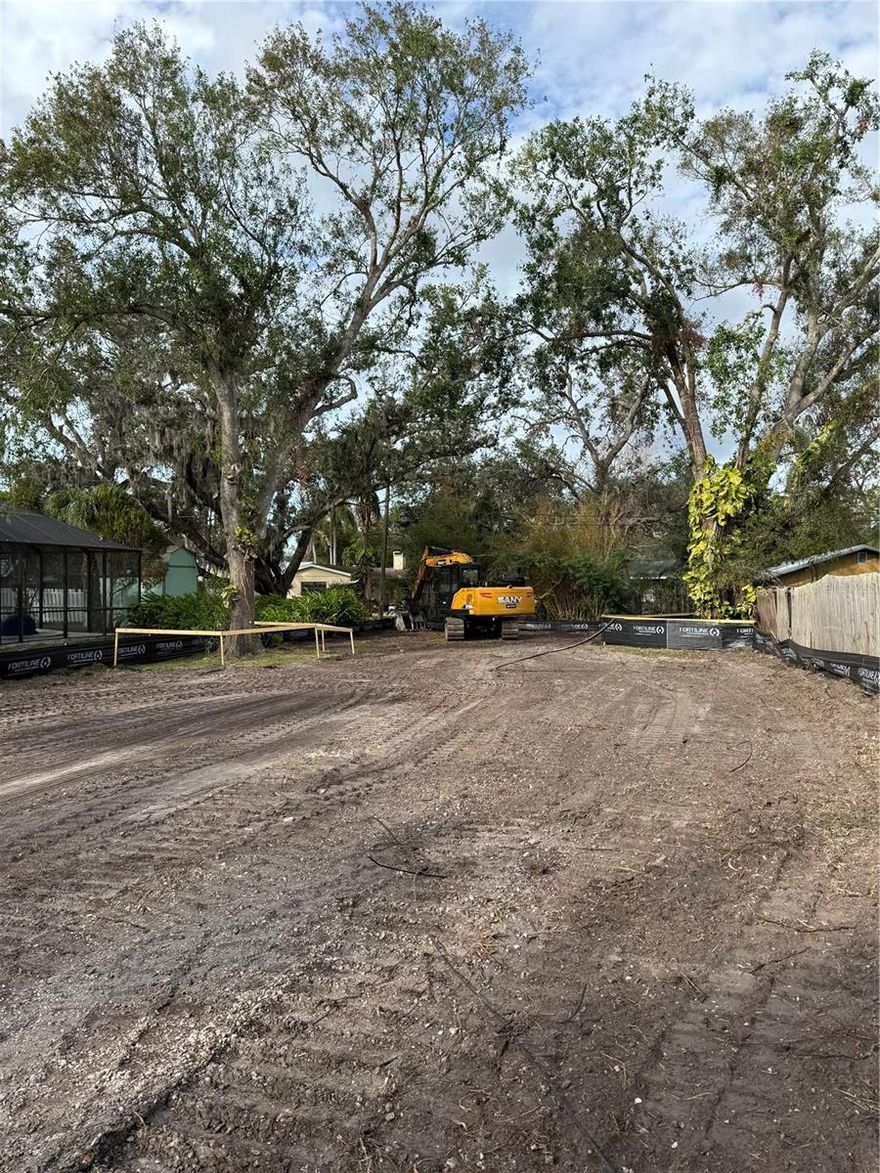 Great opportunity to build to suit in the highly desirable Arlington Park area! Prime location in the heart of Sarasota close to downtown, Sarasota Memorial Hospital and the beautiful beaches of Siesta Key.  Bring your plans and enjoy all the amenities of Arlington Park including pool, tennis, walking trails, dog park and more! Lot is cleared and ready for your dream home to become a reality.