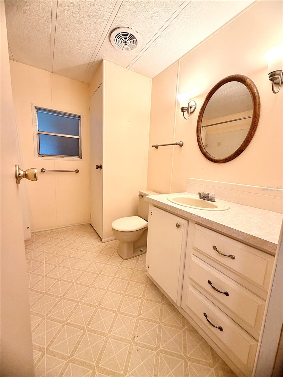 BANBURY VILLAGE CONDO - Residential