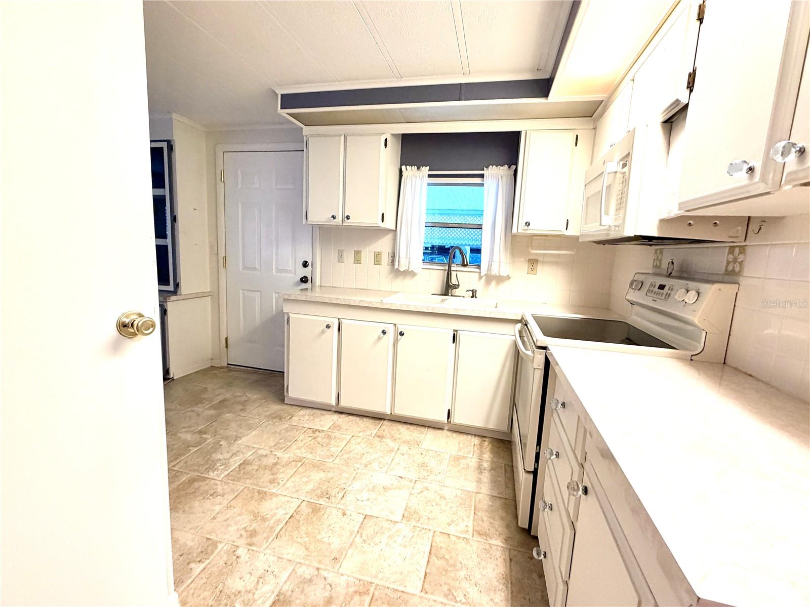 BANBURY VILLAGE CONDO - Residential