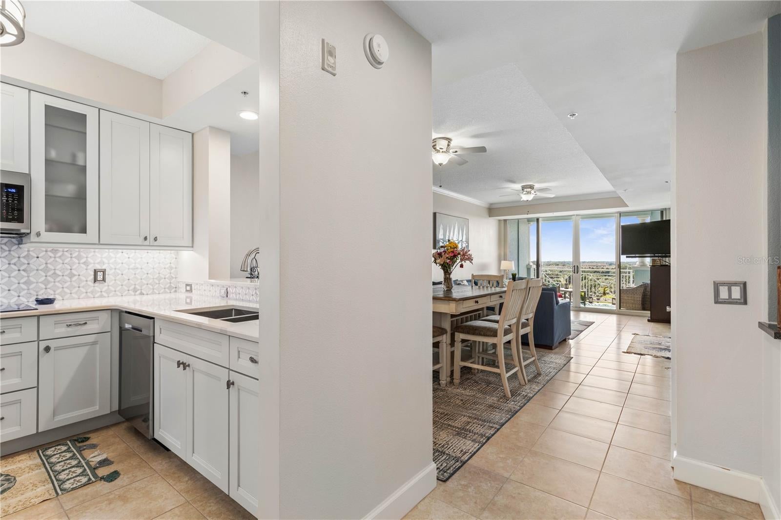102 YACHT HARBOR DRIVE 567