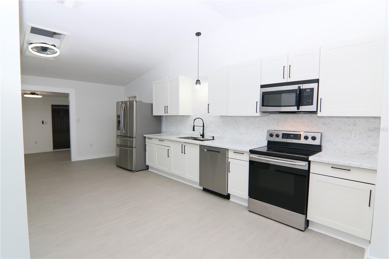 711 KEMPTEN STREET NW