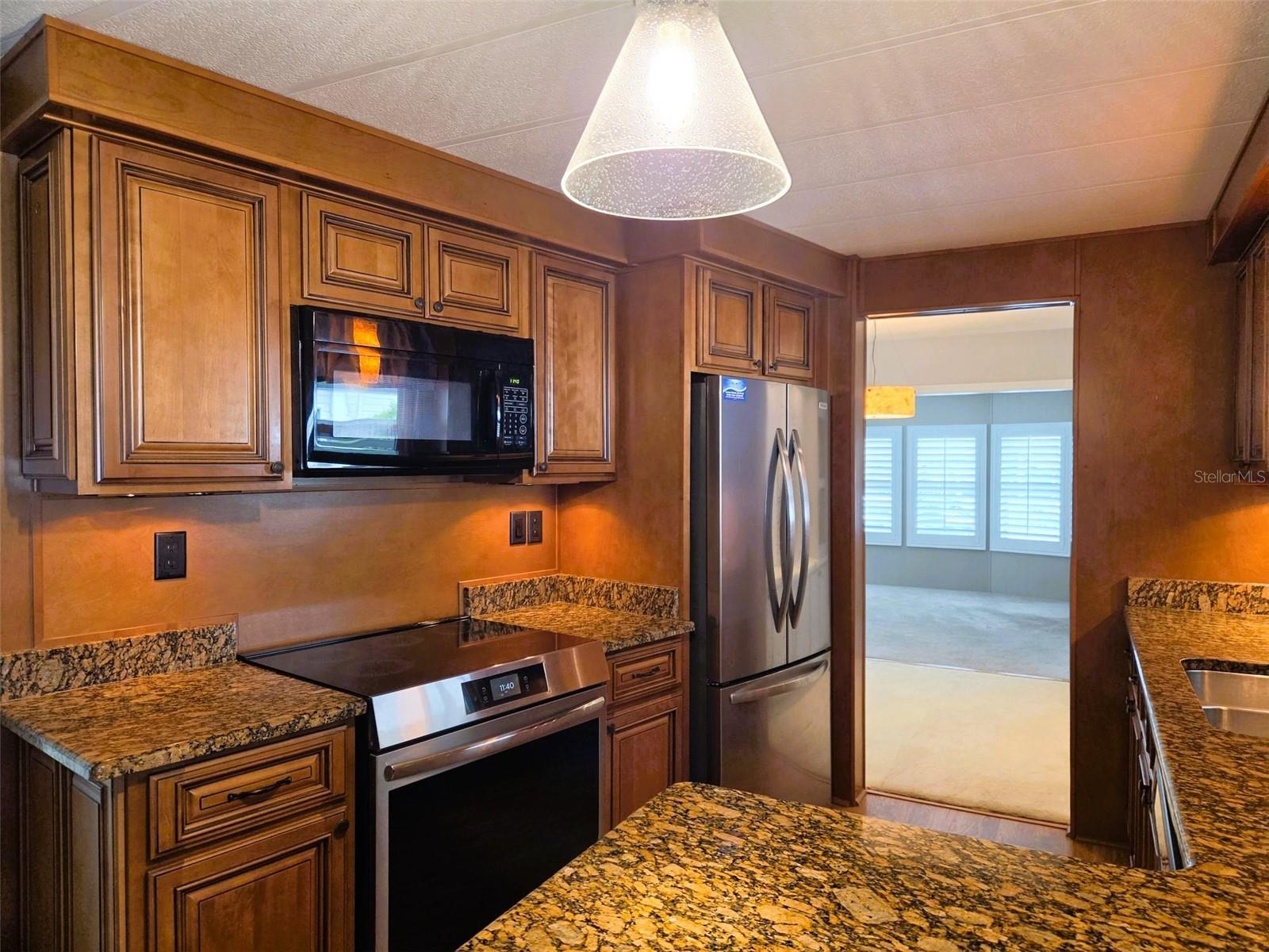 OAKWOOD MANOR - Residential