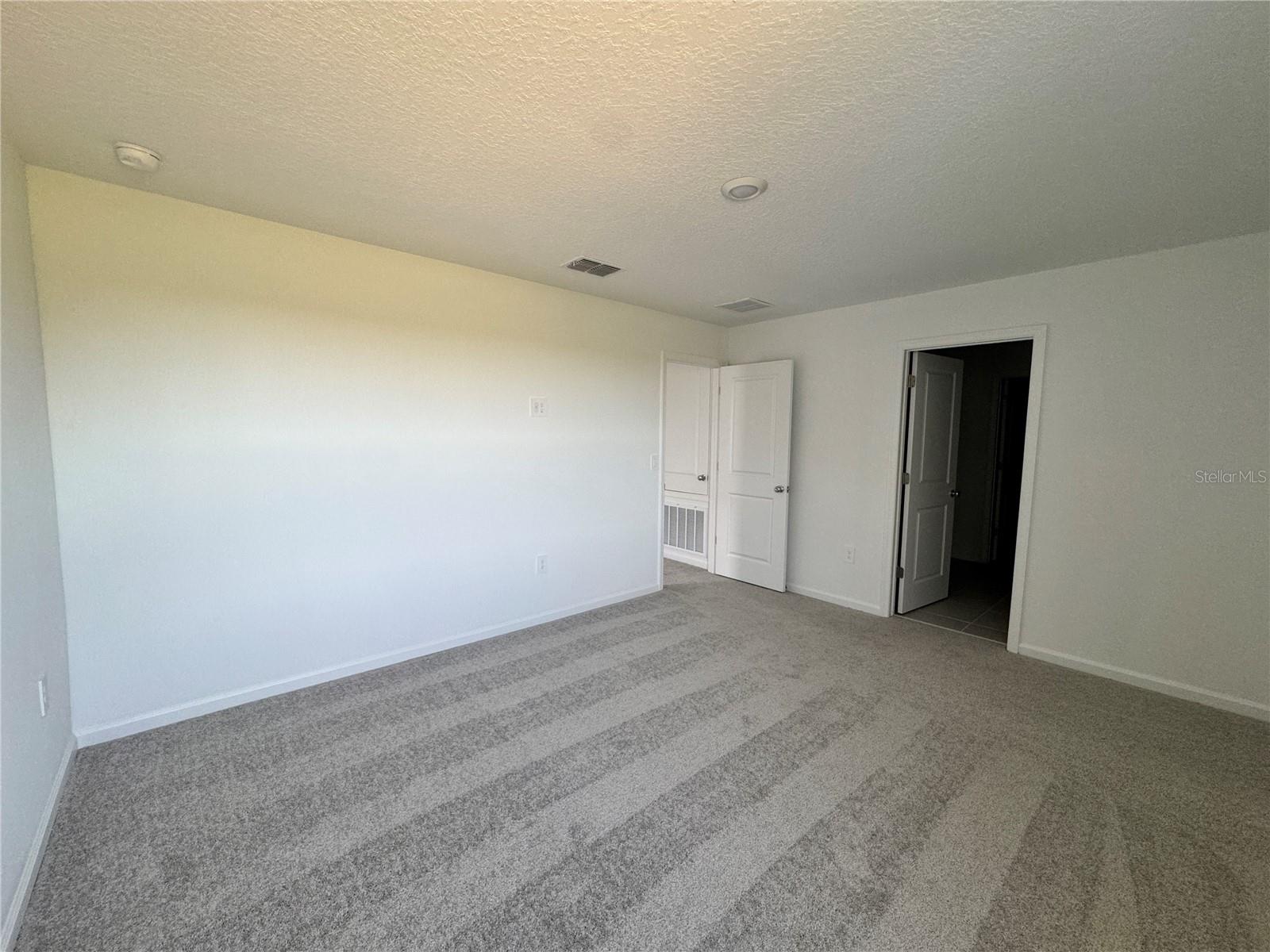 PEACE CREEK RESERVE 40'S - Residential Lease