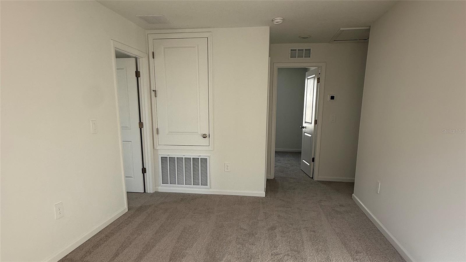 PEACE CREEK RESERVE 40'S - Residential Lease