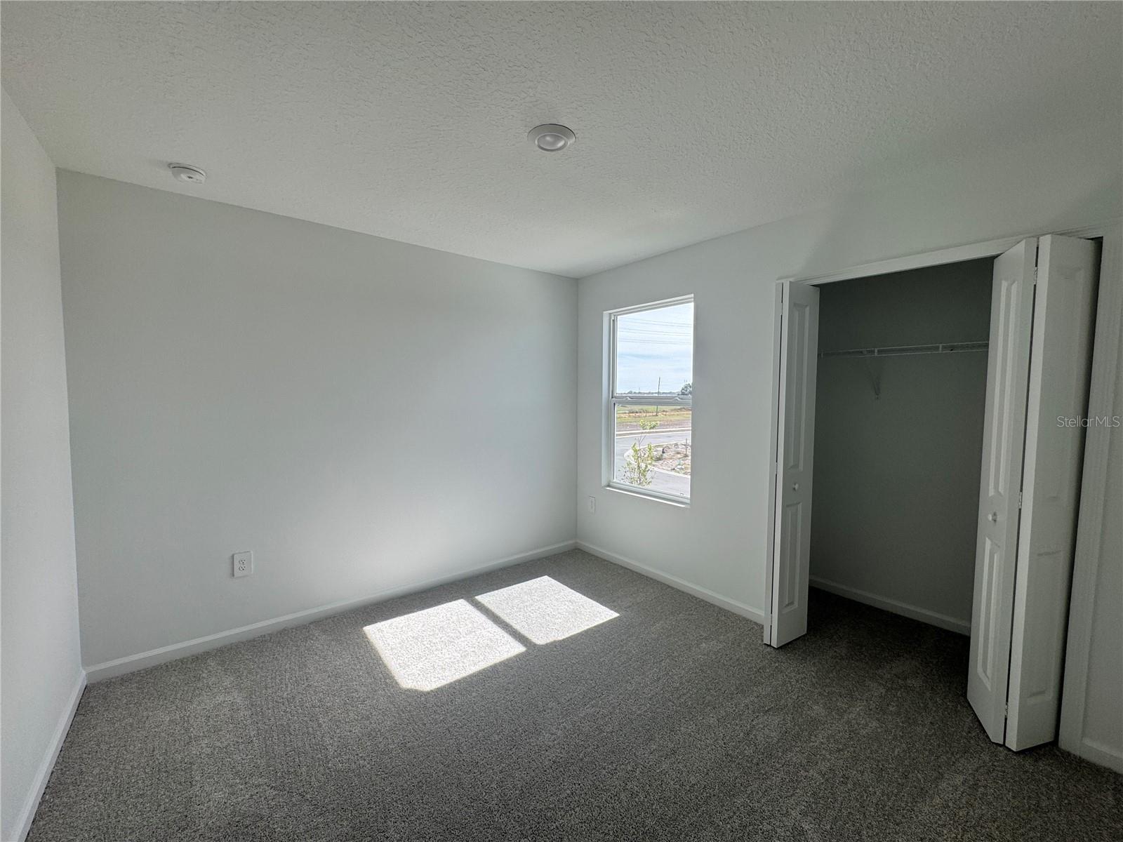 PEACE CREEK RESERVE 40'S - Residential Lease