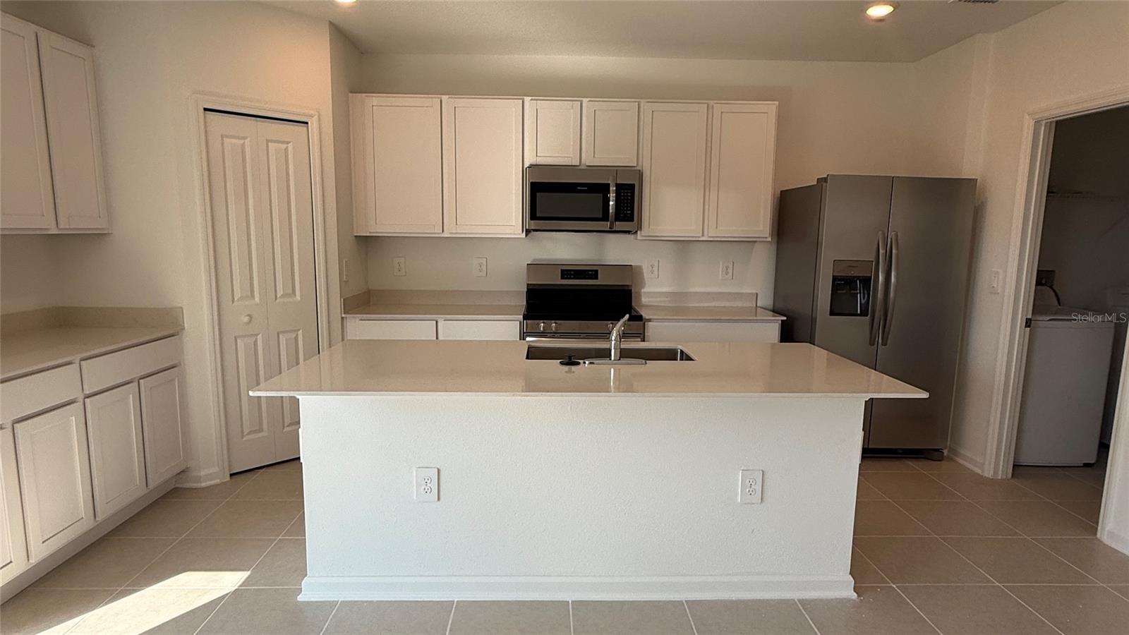 PEACE CREEK RESERVE 40'S - Residential Lease